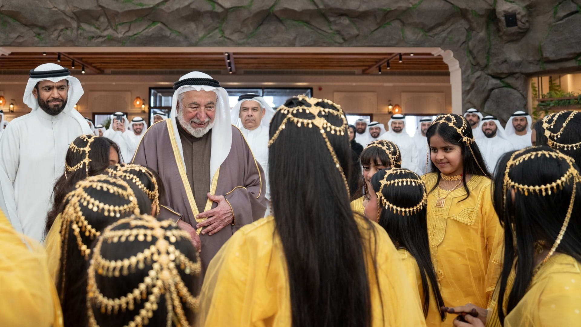 حاكم الشارقة يفتتح مزرعة الحيوانات الأليفة في منطقة فِلي