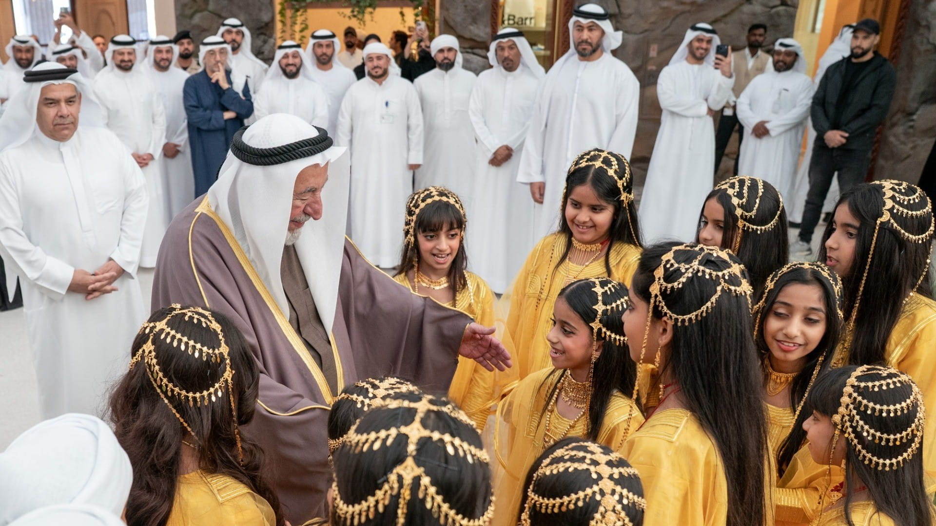 حاكم الشارقة يفتتح مزرعة الحيوانات الأليفة في منطقة فِلي