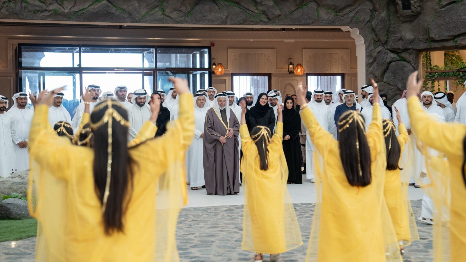 حاكم الشارقة يفتتح مزرعة الحيوانات الأليفة في منطقة فِلي