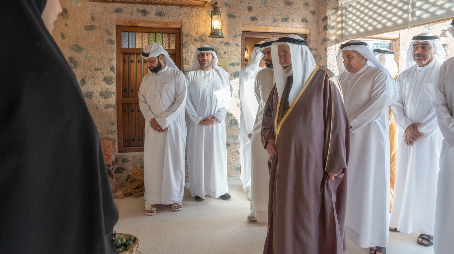 حاكم الشارقة يفتتح حصن فِلي بعد أعمال الترميم وإحياء المنطقة