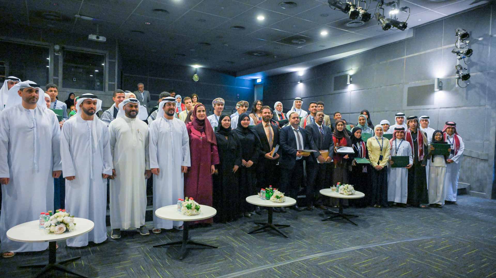 جامعة الشارقة تخرج 78 من برنامج دبلوم مهارات العمل البرلماني 