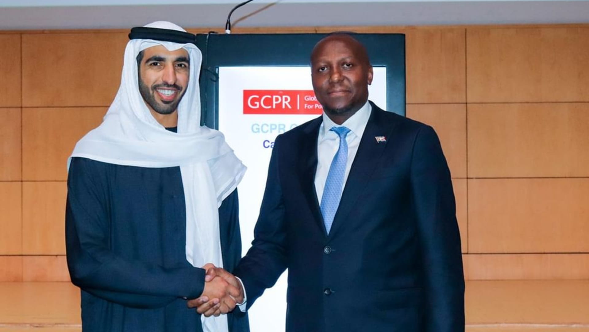 شخبوط بن نهيان يشارك في اجتماع المجلس العالمي للتجديد السياسي 