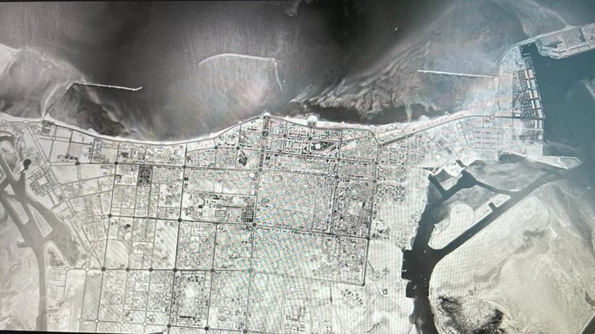 "الأرشيف" يكشف عن مشروع جوي نادر يوثق مسيرة التحول في الإمارات