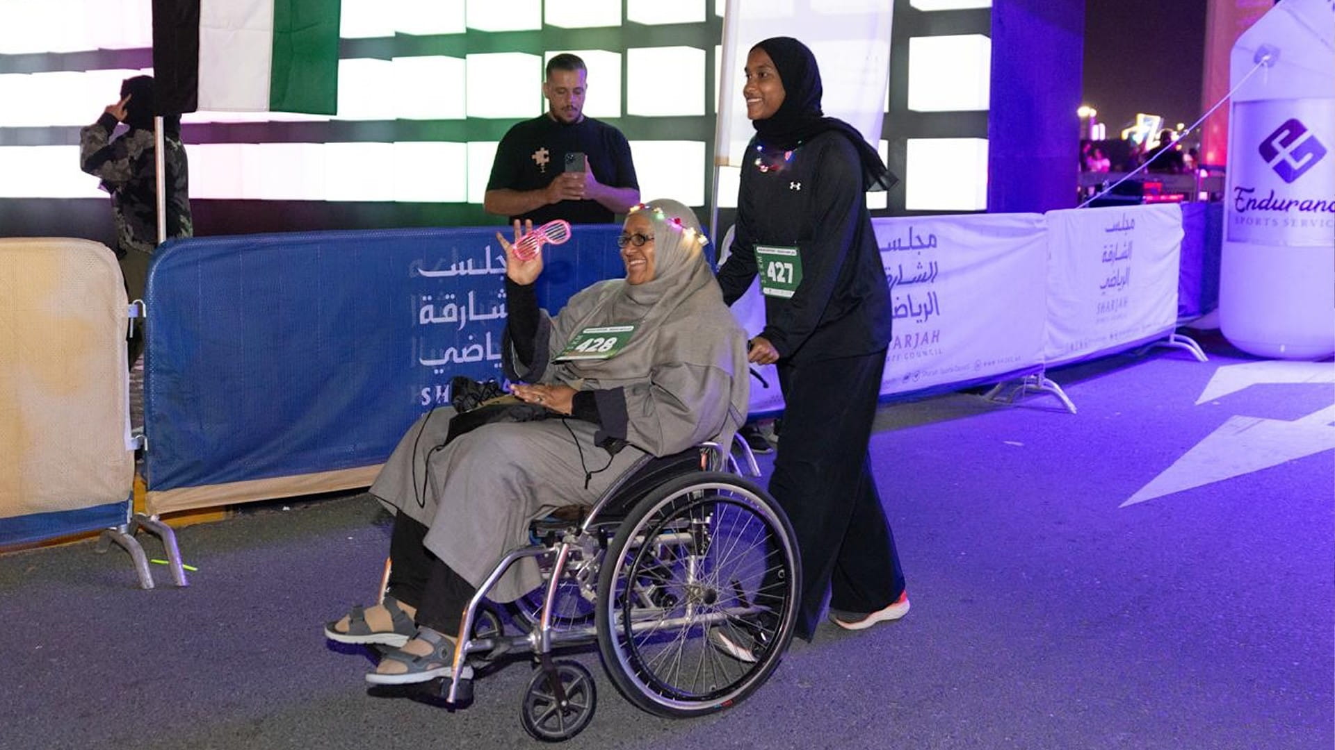 بنجاح باهر.. مجلس الشارقة الرياضي يختتم مبادرة "جري أضواء الشارقة" 