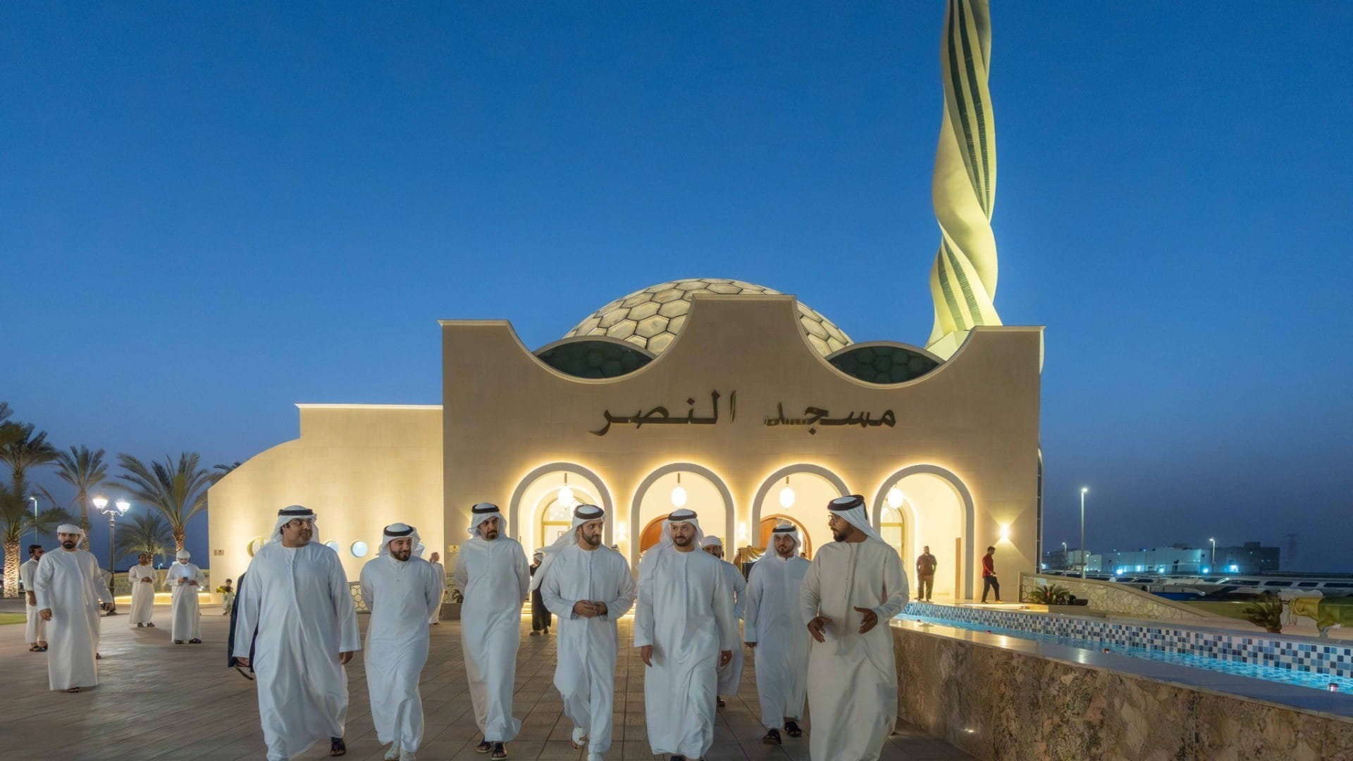 سلطان بن أحمد القاسمي يفتتح مسجد النصر في مدينة الذيد