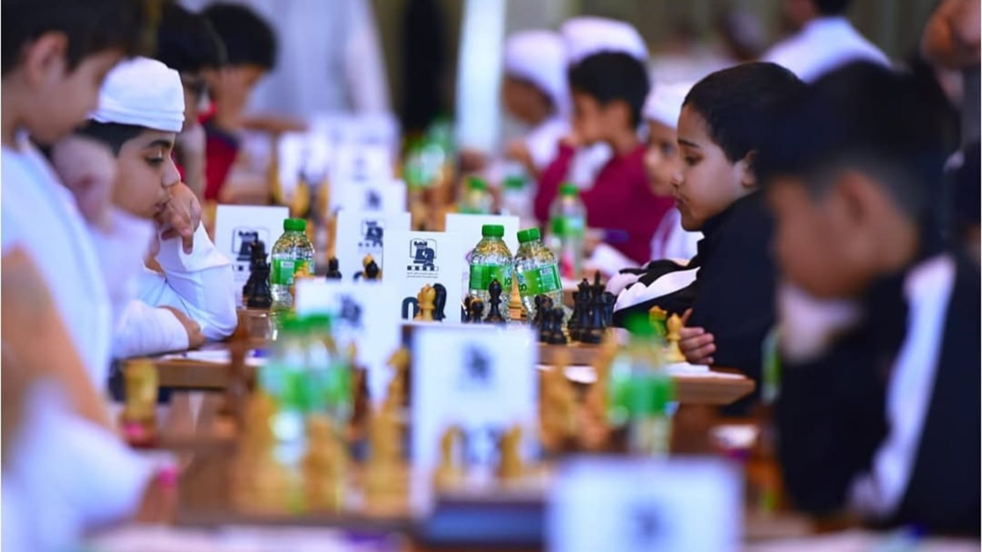 الشارقة يتصدر منافسات دوري الشطرنج للناشئين والناشئات 