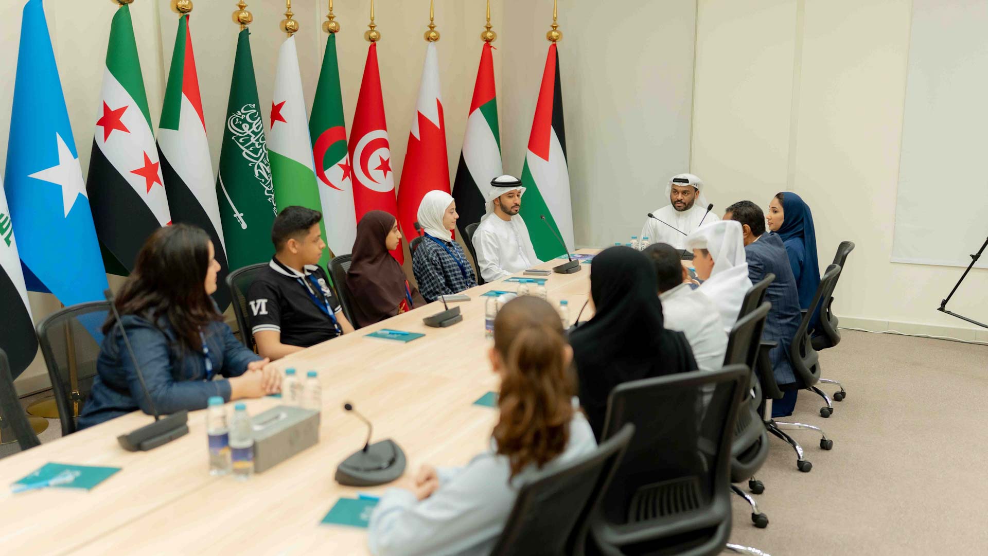 أعضاء تحرير "البرلماني الصغير" يبحثون تطوير المجلة وتعزيز حضورها 