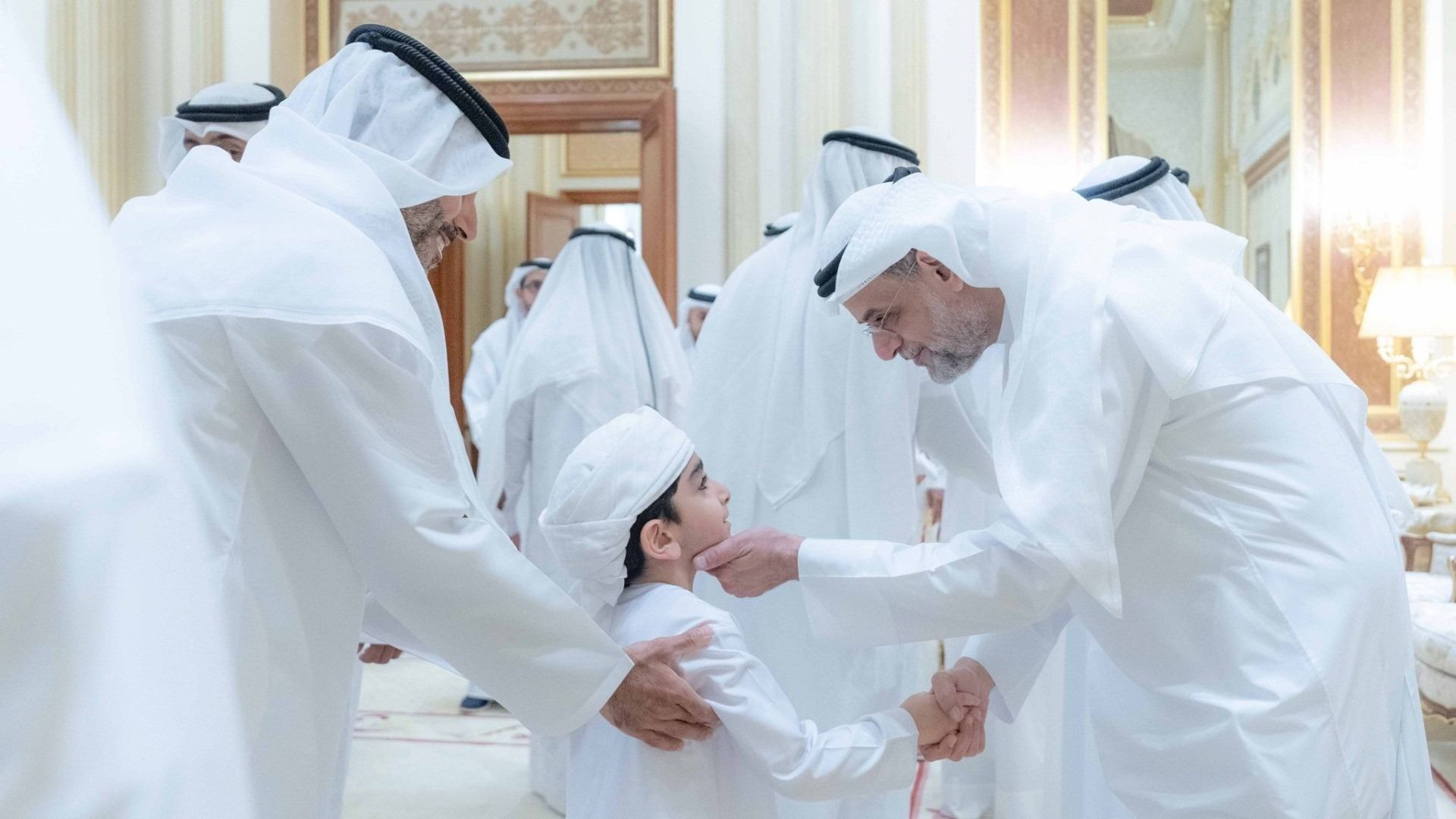 حاكم الشارقة يواصل استقبال المهنئين بشهر رمضان المبارك