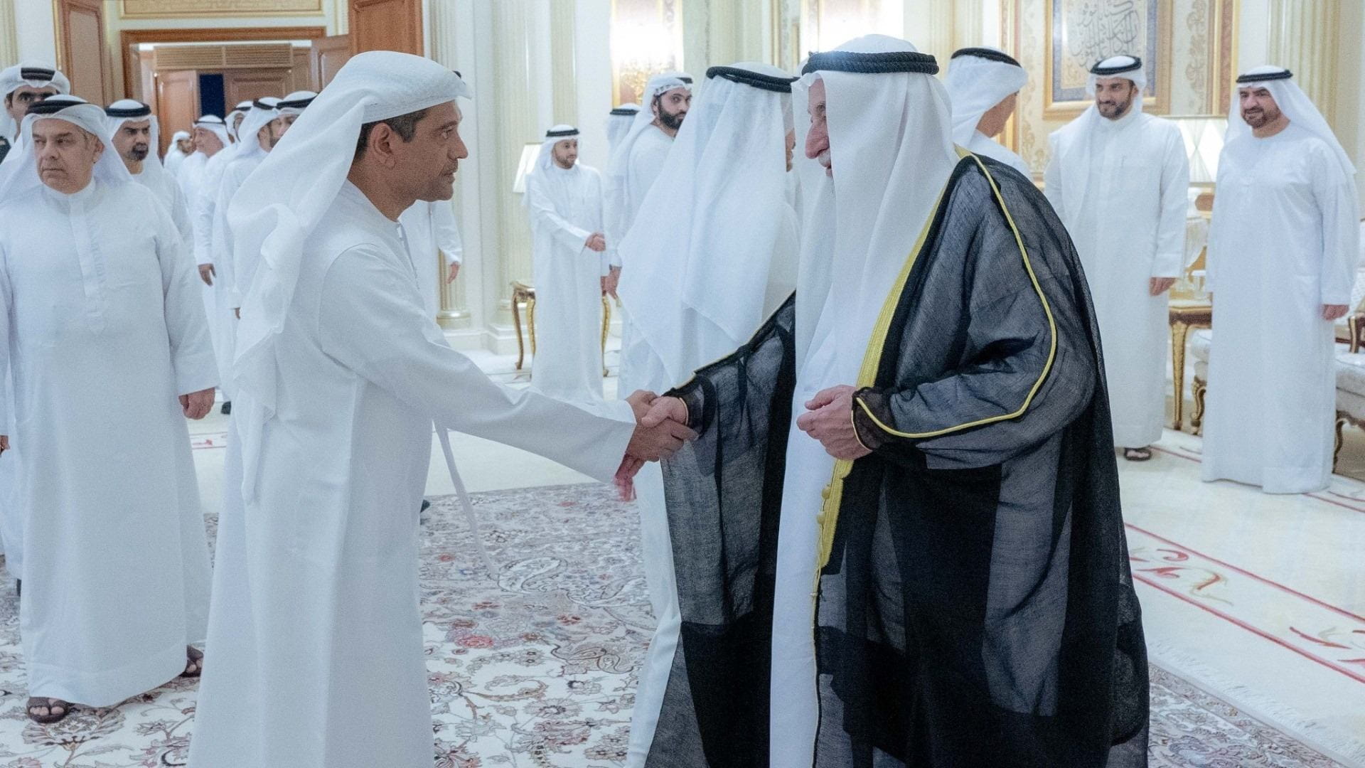 حاكم الشارقة يواصل استقبال المهنئين بشهر رمضان المبارك