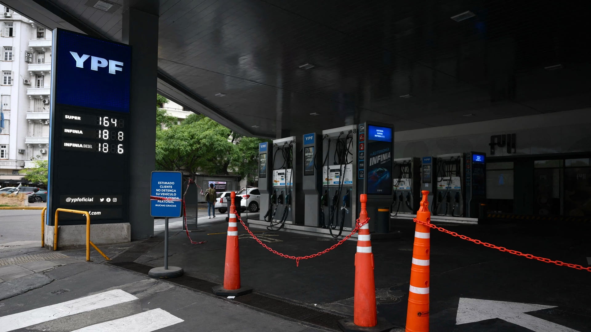 Argentine workers go on strike to protest Milei's labor reforms