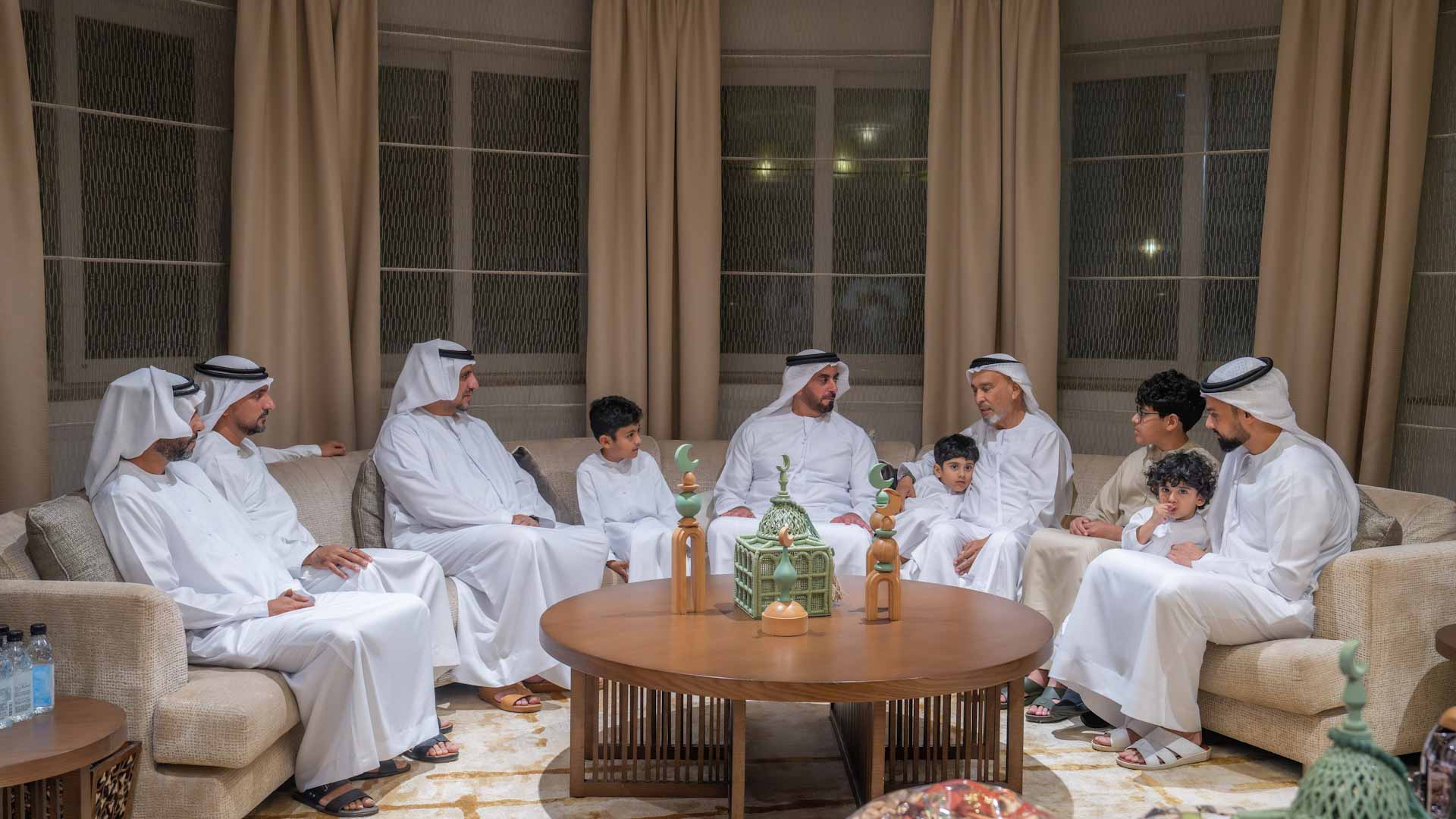 سيف بن زايد يعزي في وفاة عبد المجيد صديقي 