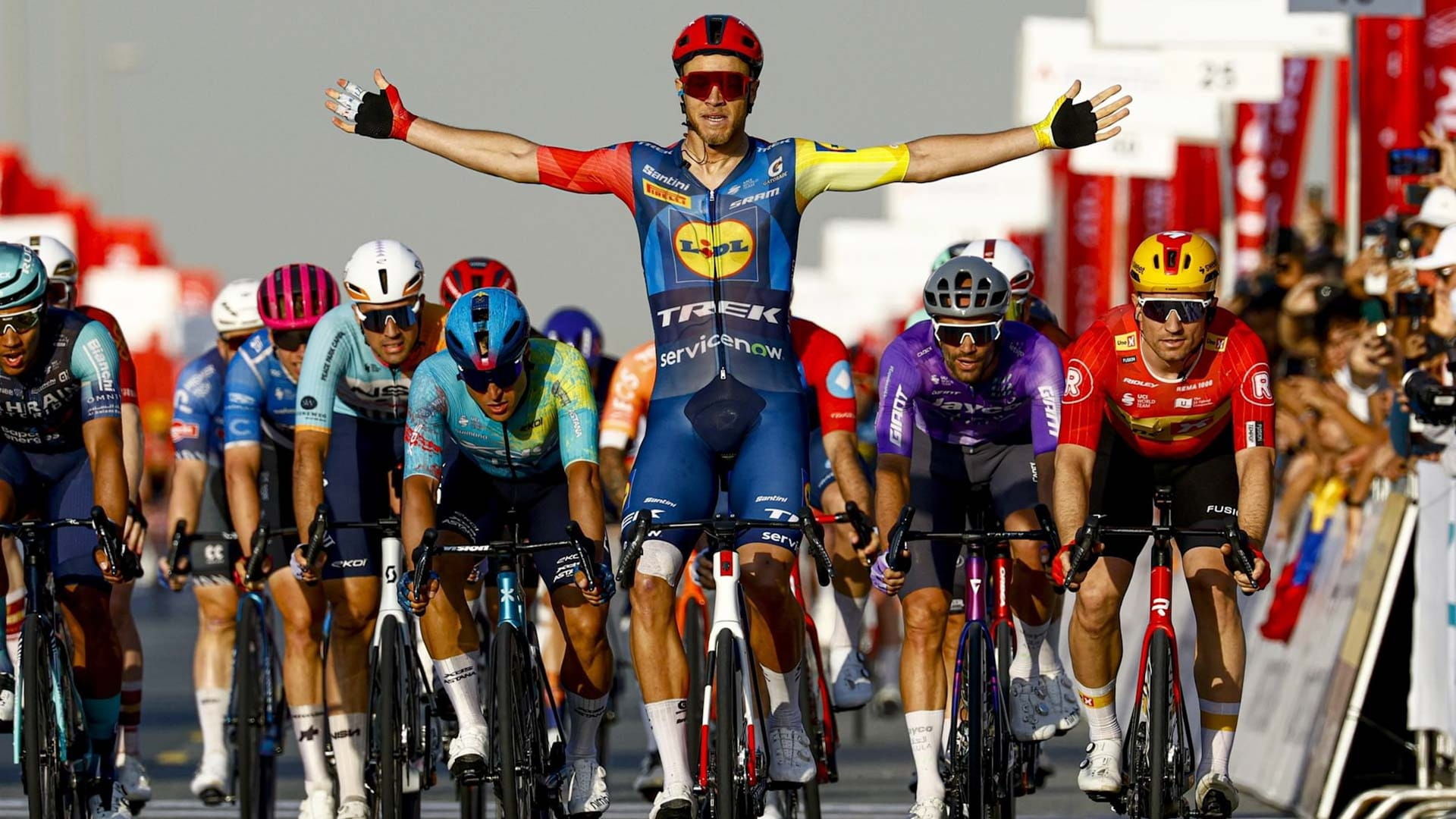 Jonathan Milan sprints to Stage 5 victory at UAE Tour 2026 
