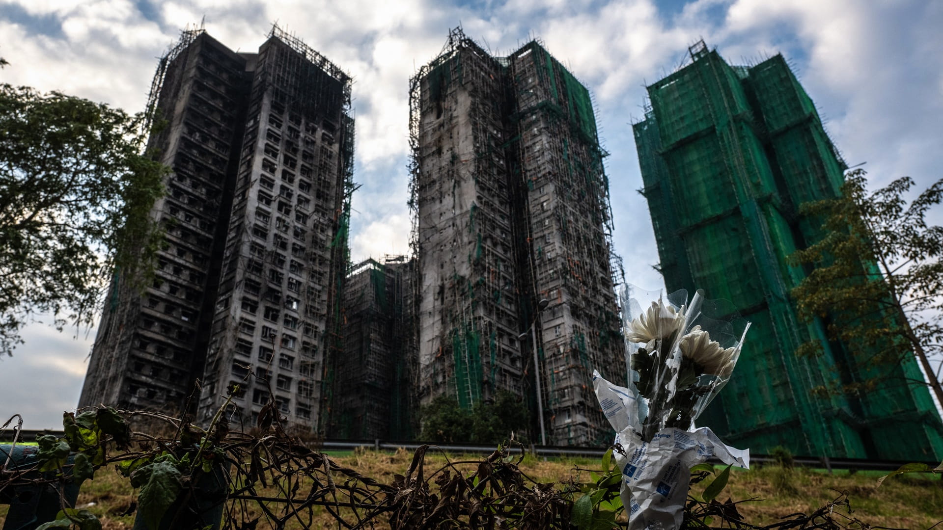 صورة بعنوان: منطقة هونغ كونغ تخطط لشراء شقق دمرها حريق ضخم في مجمع سكني