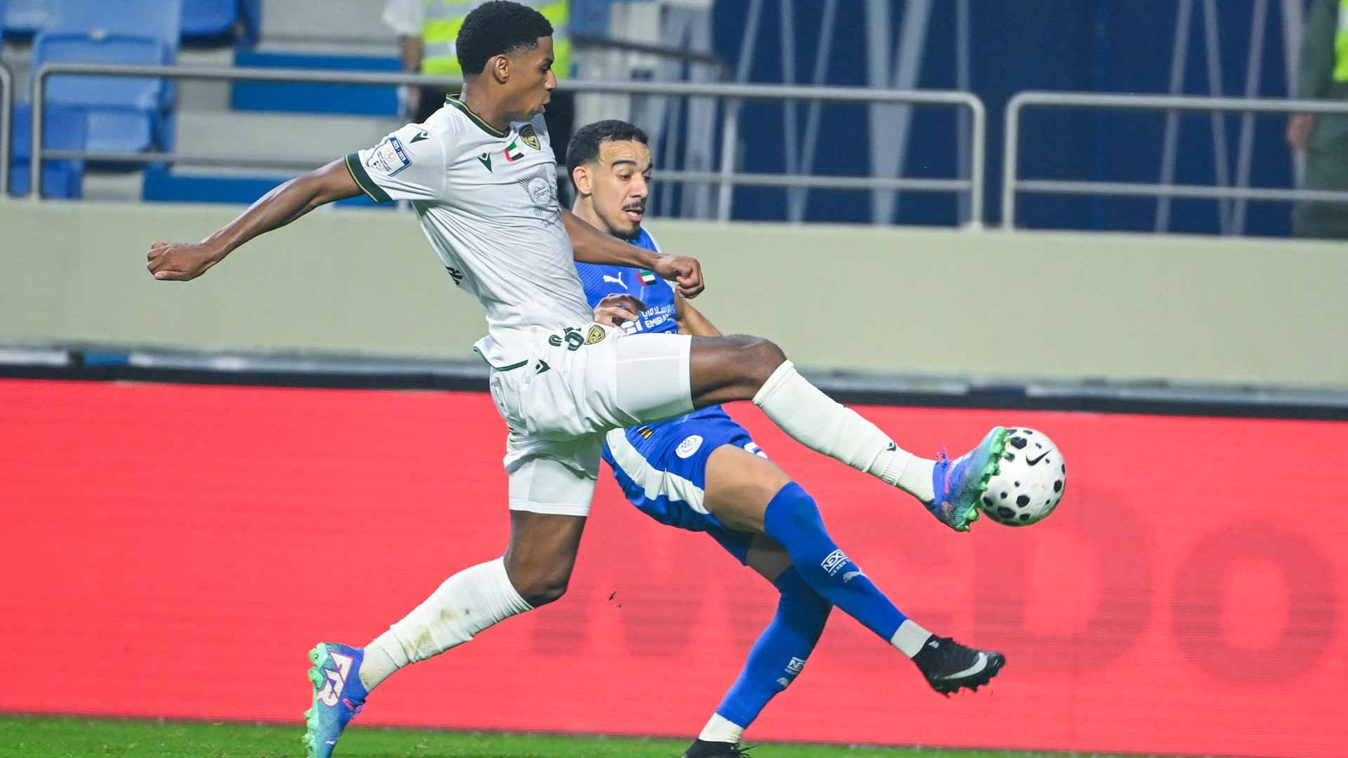 التعادل الإيجابي يحسم لقاء النصر وخورفكان في دوري أدنوك للمحترفين 