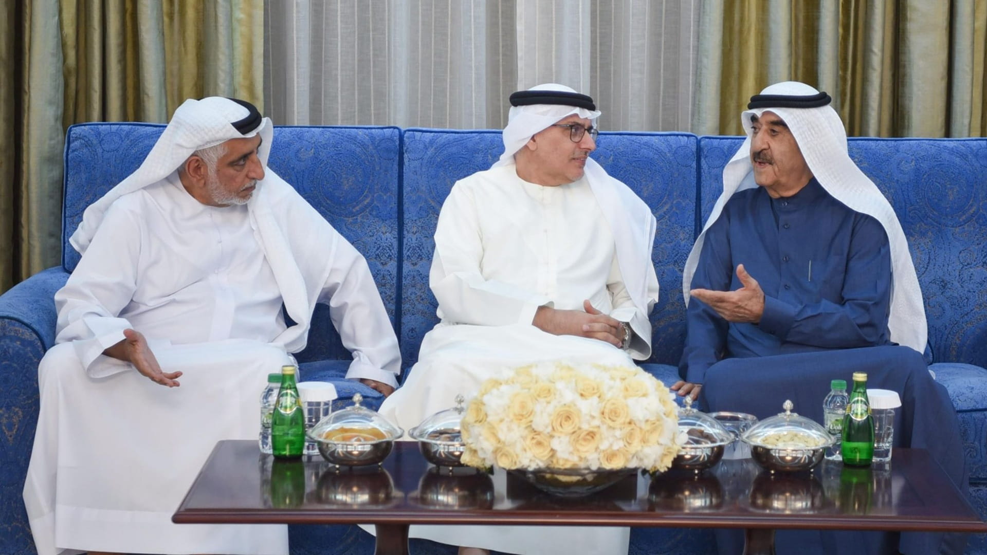 صورة بعنوان: حاكم أم القيوين يستقبل وزير الموارد البشرية والمهنئين بشهر رمضان 