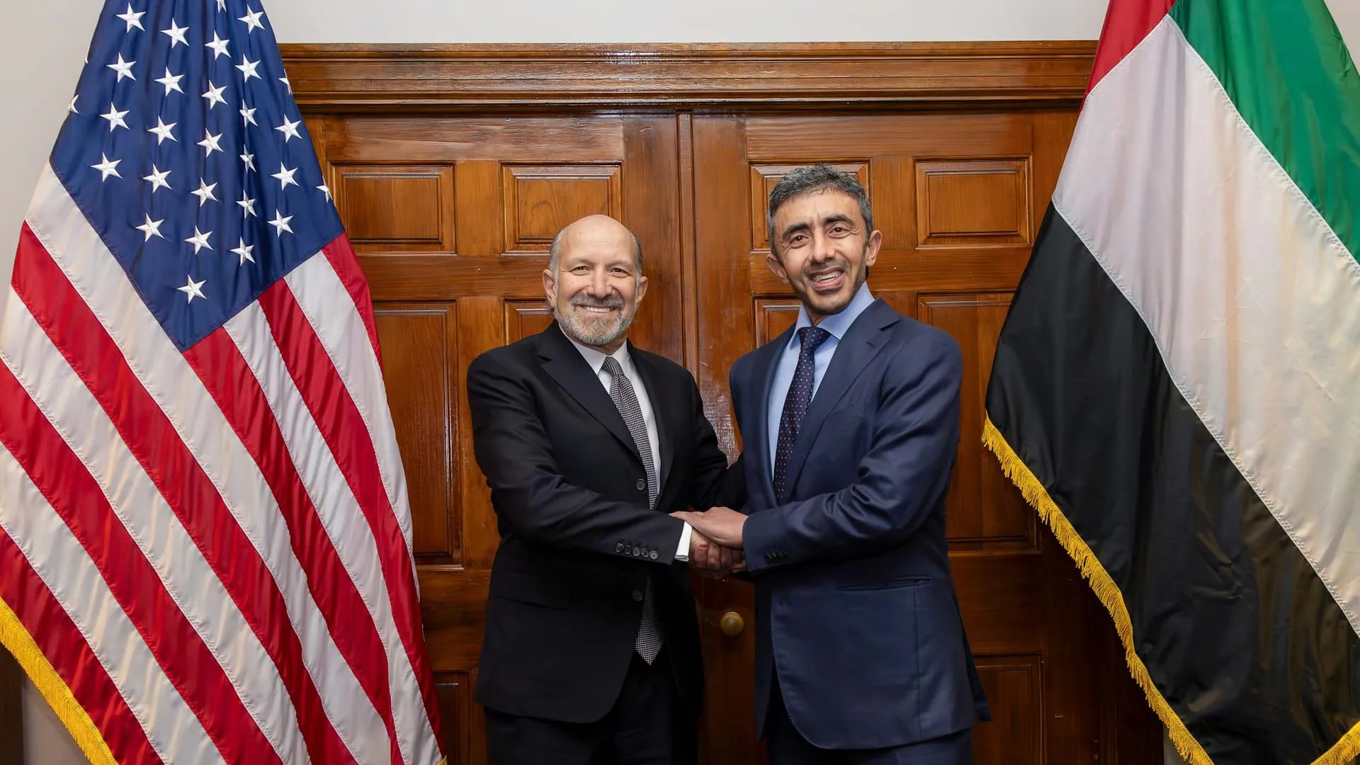 Abdullah bin Zayed meets US Secretary of Commerce
