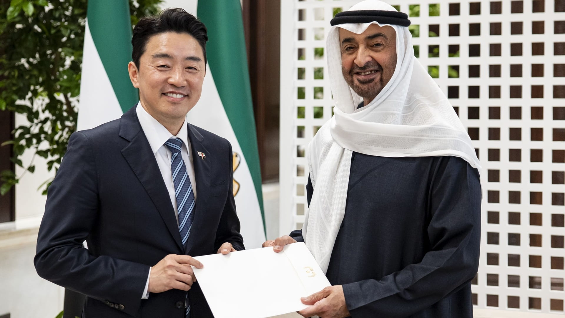 UAE President receives written message from President of S.Korea 