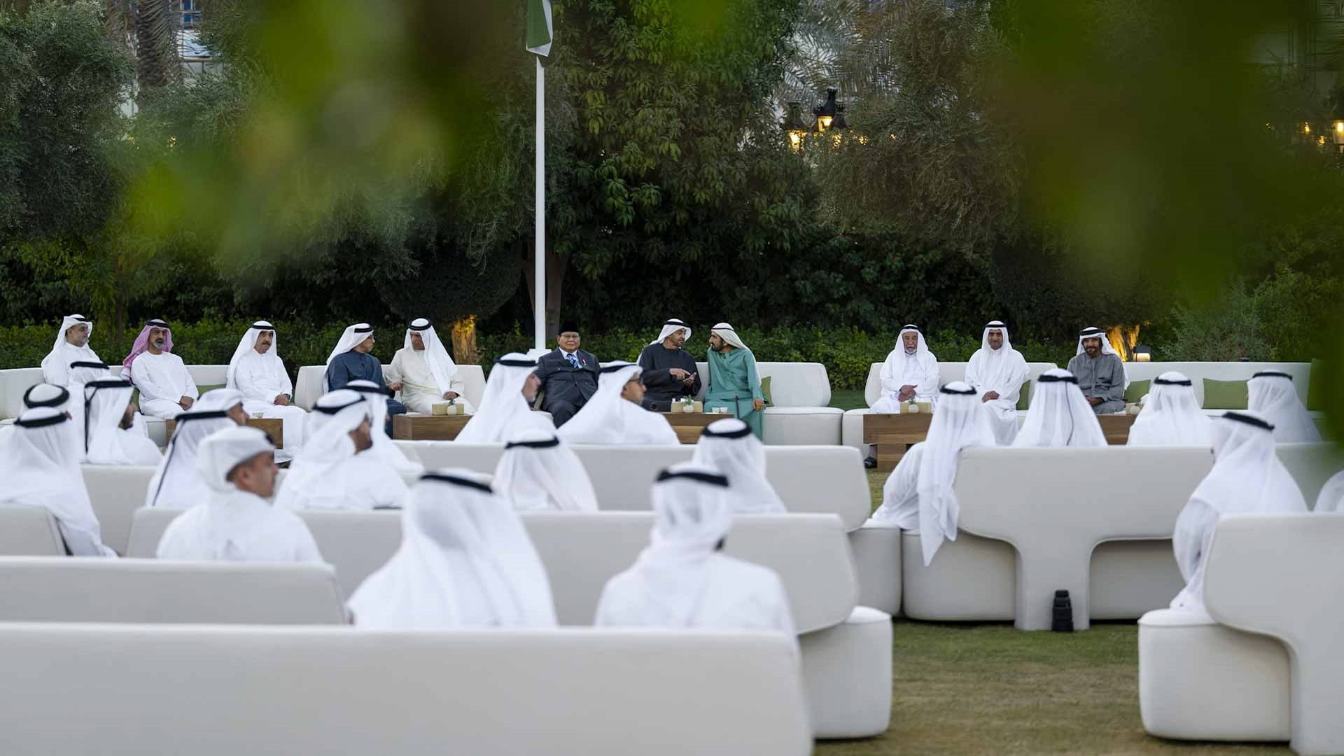 رئيس الدولة يستقبل حكام الإمارات بمناسبة شهر رمضان المبارك