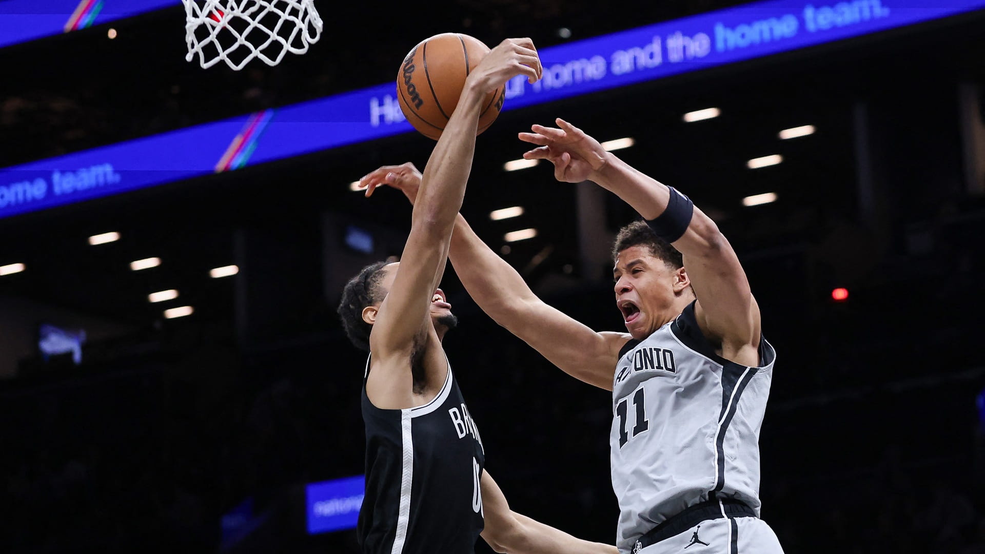 صورة بعنوان: سان أنطونيو يحقق فوزه الـ11 توالياً في السلة الأميركية 