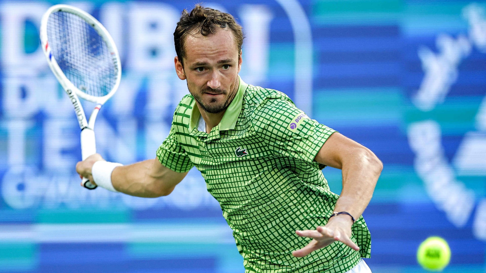 صورة بعنوان: مدفيديف يتأهل إلى نهائي بطولة دبي للتنس 