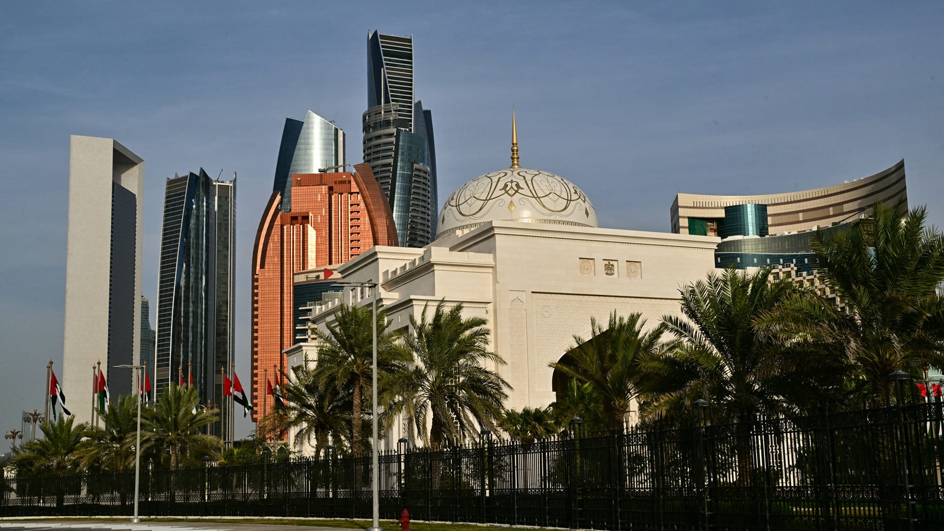 صورة بعنوان: أبوظبي تؤكد استقرار الأوضاع في ظل التطورات الإقليمية 