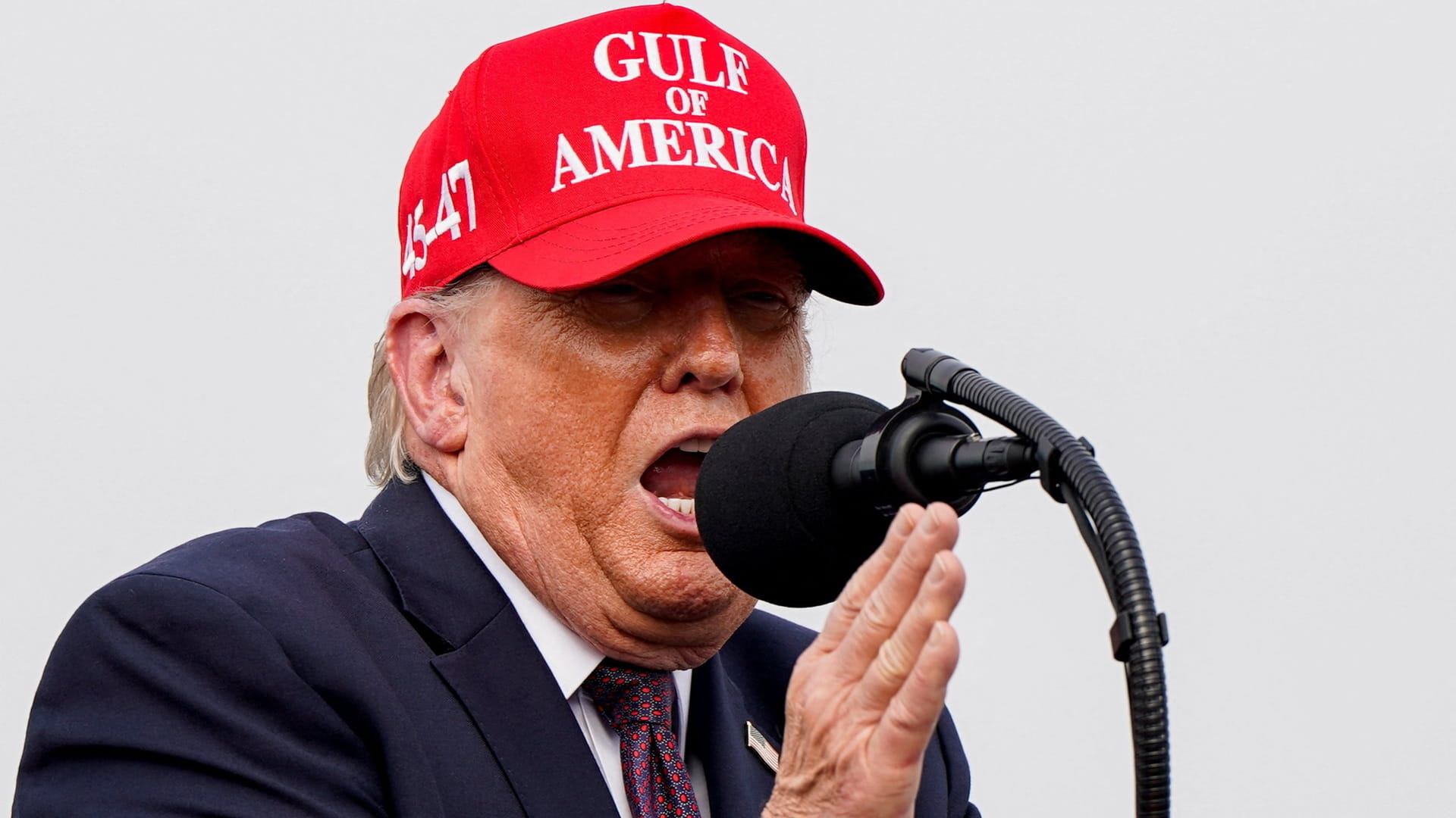 صورة بعنوان: ترامب: سنضرب إيران بقوة غير مسبوقة إذا هاجمت 