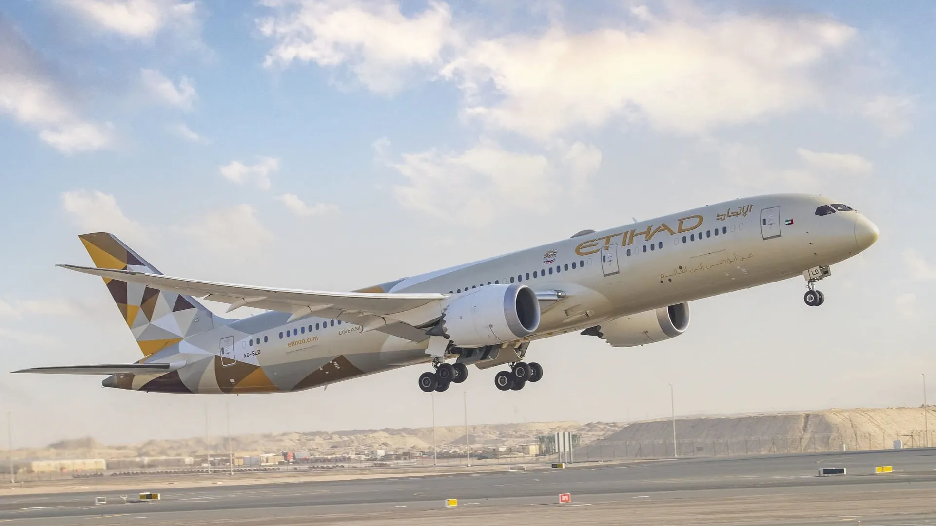 UAE airlines resume limited flights for stranded passengers 