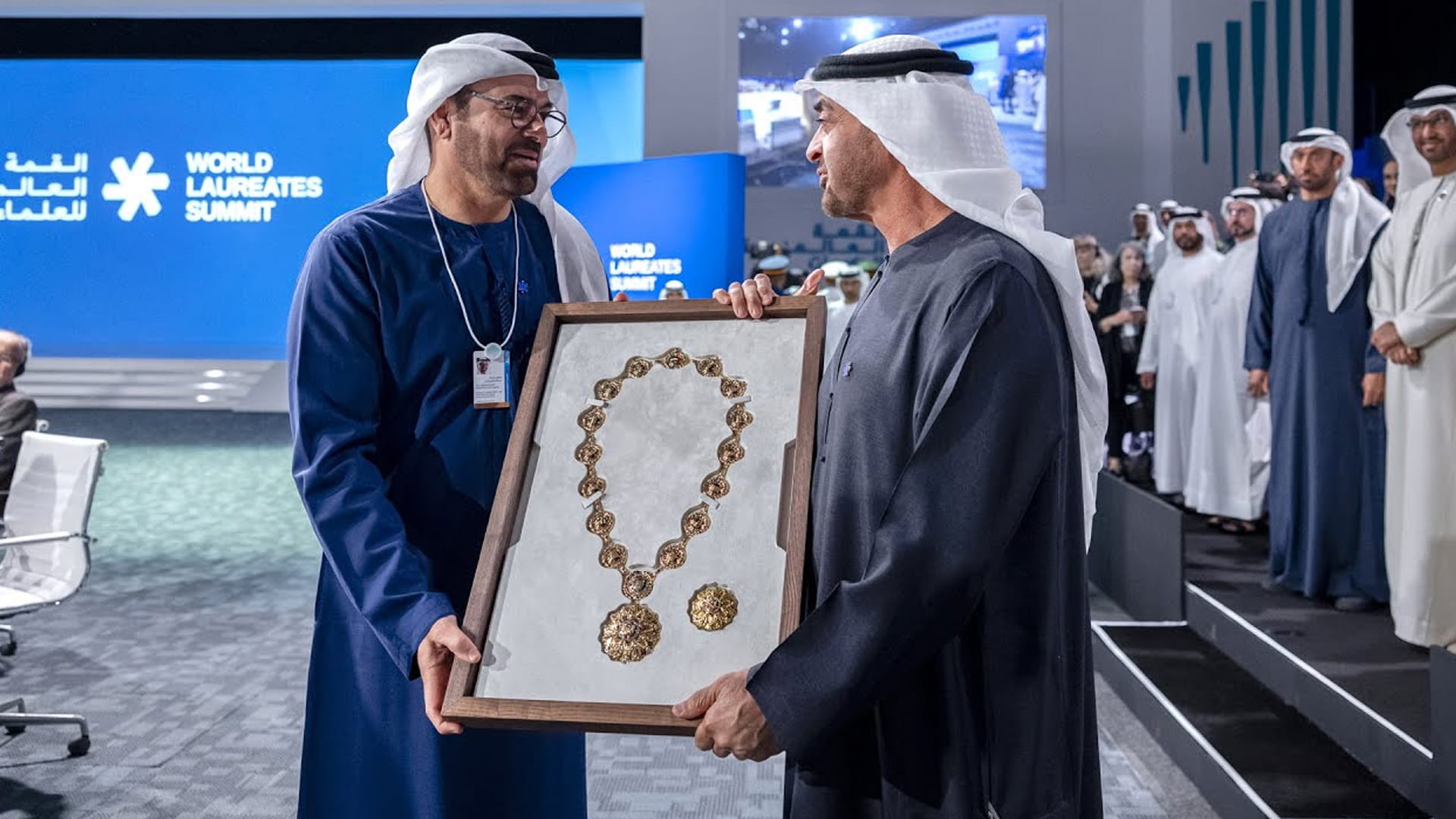 President confers Order of Union upon UAE Minister Al Gergawi 