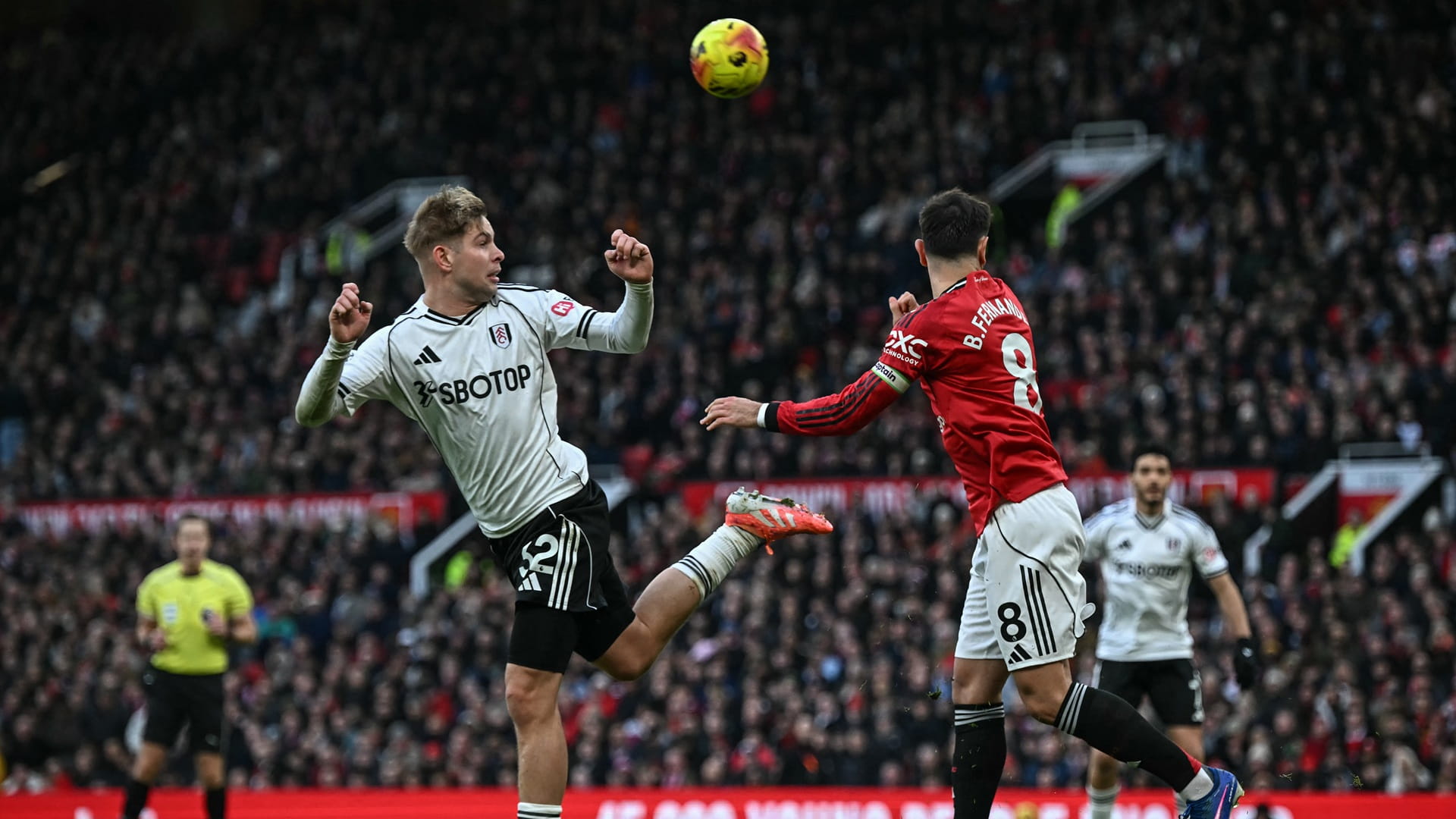 صورة بعنوان: كاريك يقود مانشستر يونايتد للفوز الـ3على التوالي بالدوري الإنجليزي 