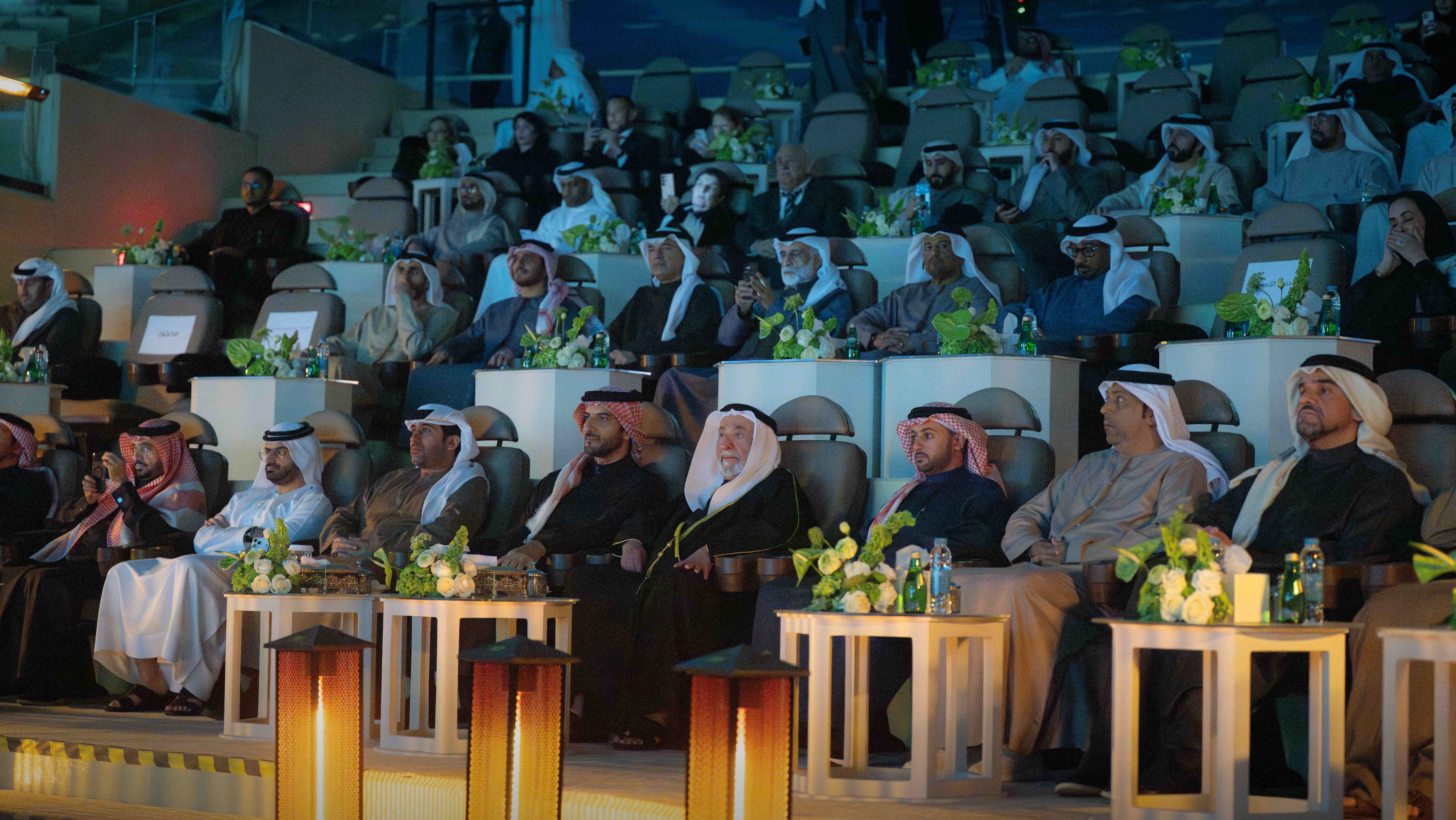 حاكم الشارقة يشهد العرض الأول لـ"الزير سالم" على مسرح المجاز