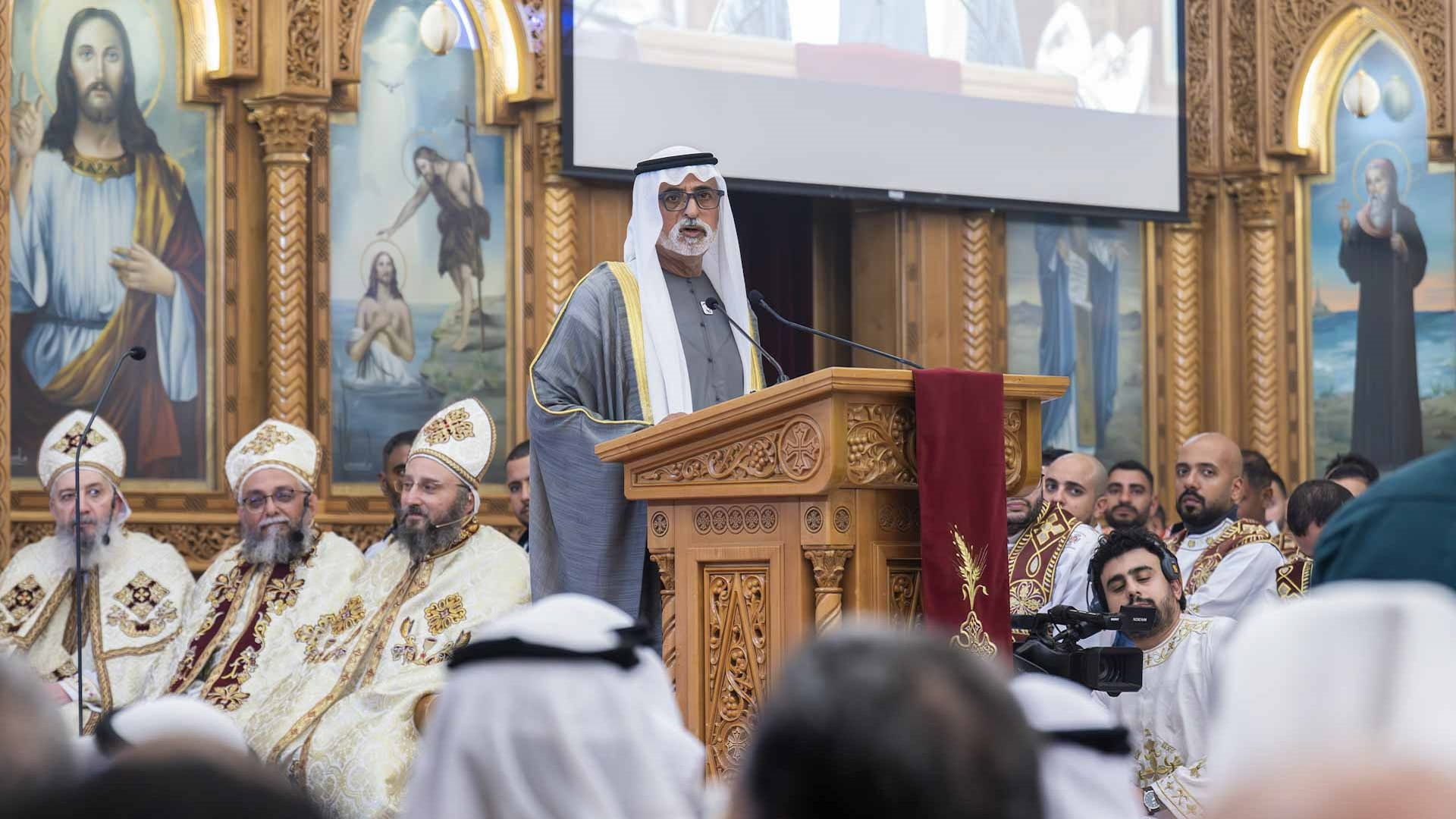 نهيان بن مبارك يحضر احتفالات عيد الميلاد بالكنيسة القبطية المصرية