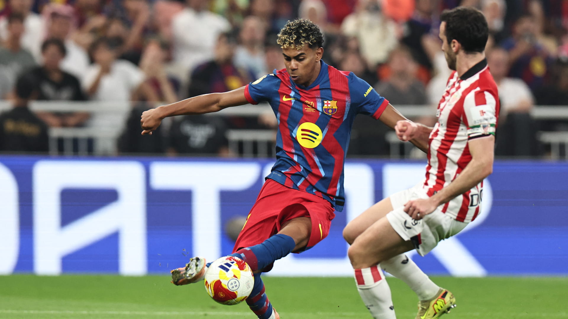 برشلونة يمزق شباك بلباو ويتأهل لنهائي كأس السوبر الإسباني  