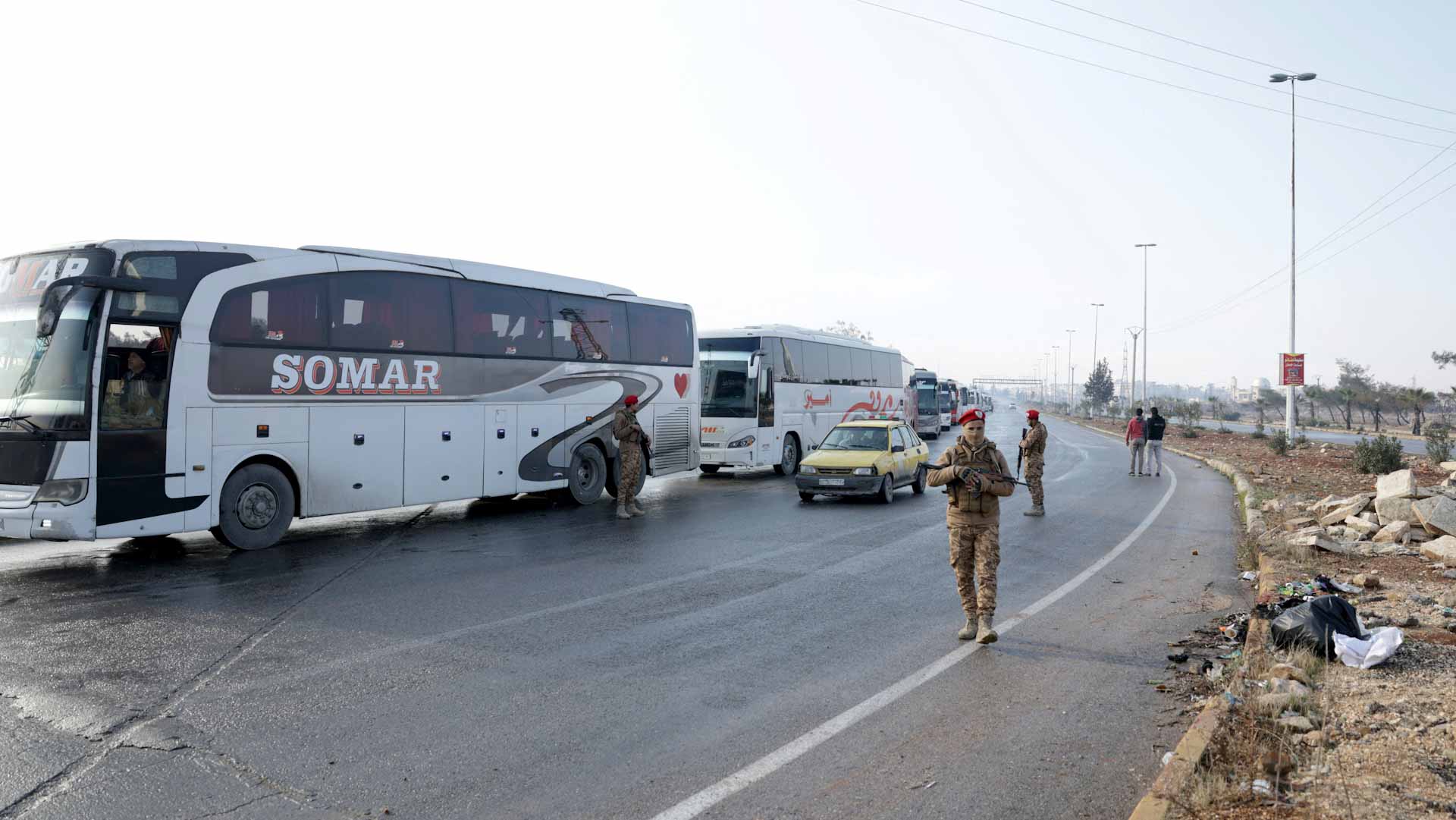 بعد اشتباكات دامية.. دمشق تعلن عن هدنة لخروج مقاتلين أكراد من حلب 