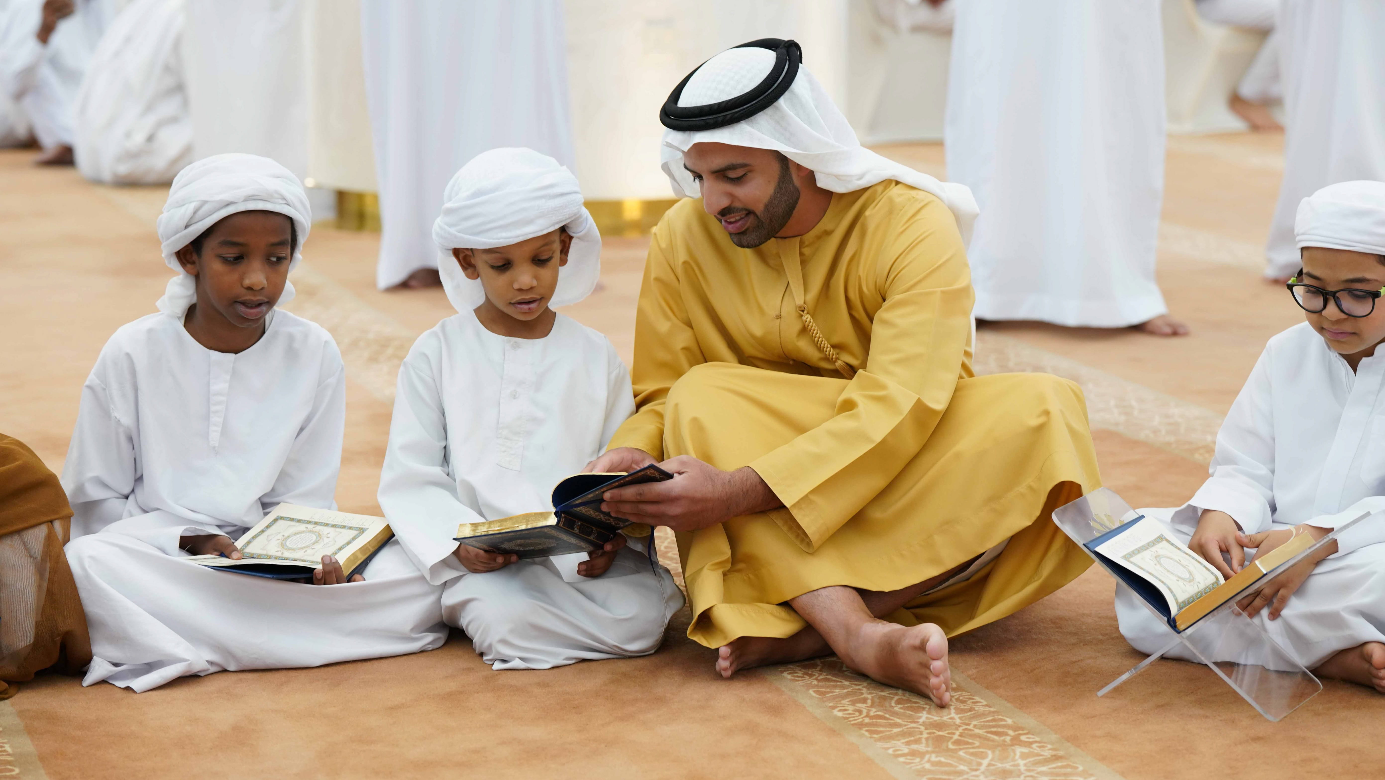 محمد بن سعود يشهد إطلاق منصة "غراس القرآن" في رأس الخيمة