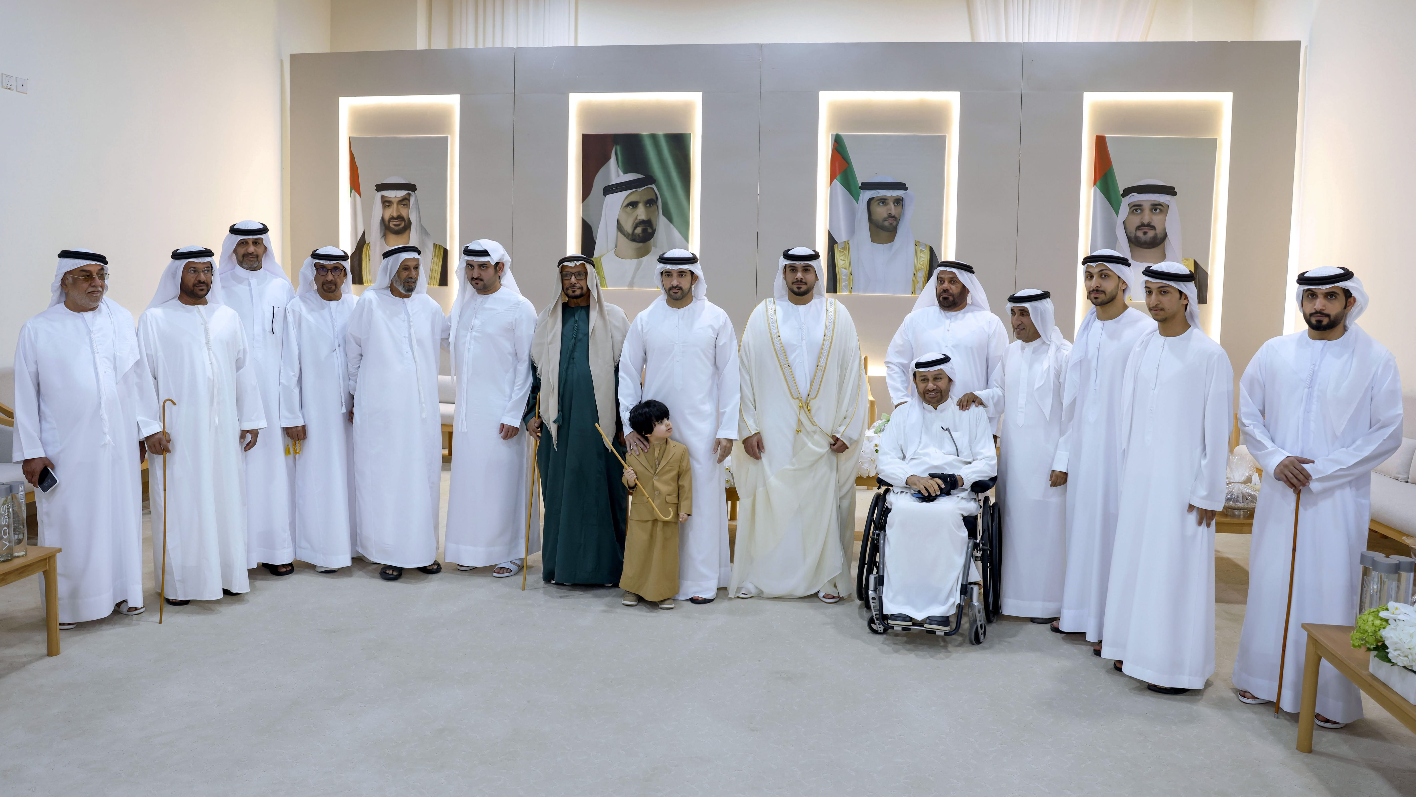 حمدان بن محمد يشهد أفراح المطيوعي والمزروعي في دبي 