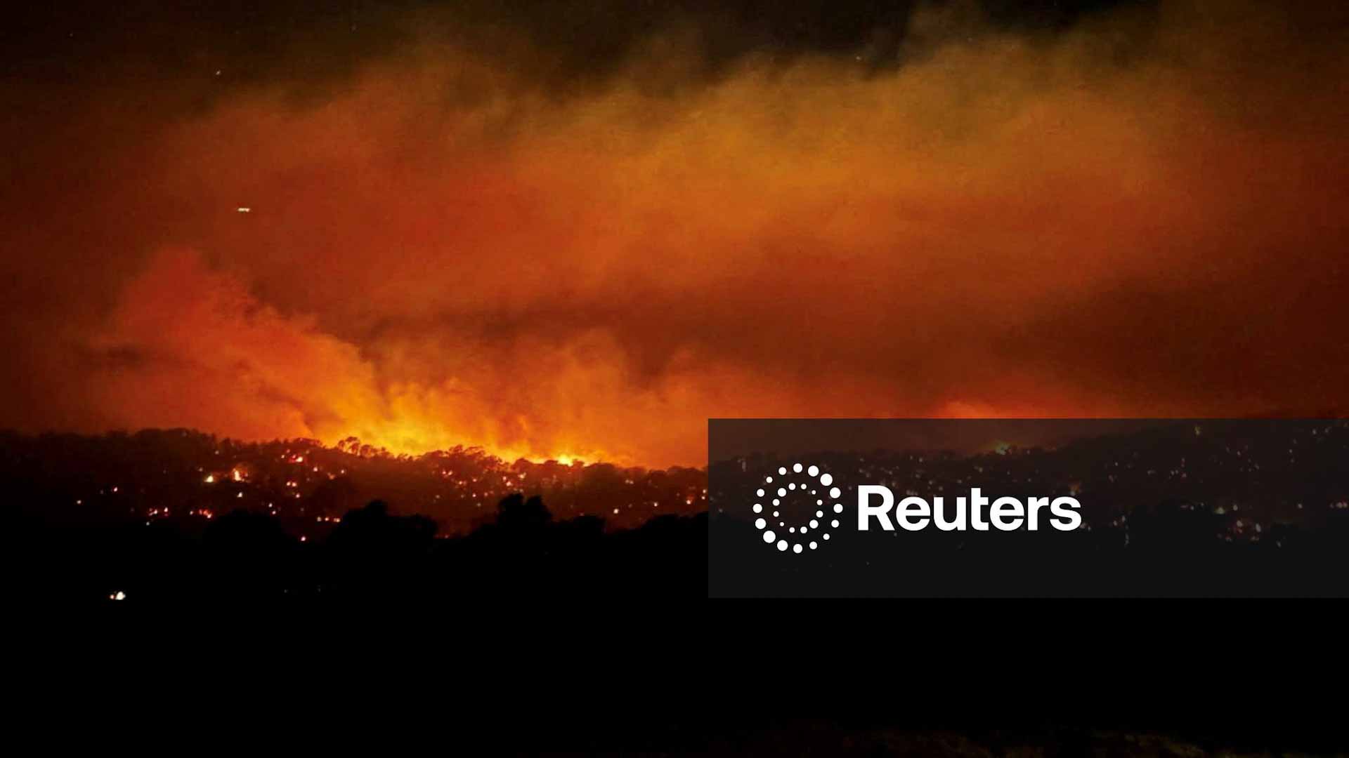 في أستراليا.. حرائق غابات تدمر منازل وتقطع الكهرباء عن الآلاف 