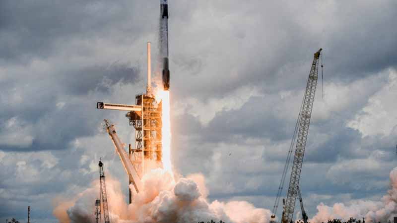 قبل الموعد بشهور..ناسا وسبيس إكس تقرران عودة طاقم كرو-11 إلى الأرض 