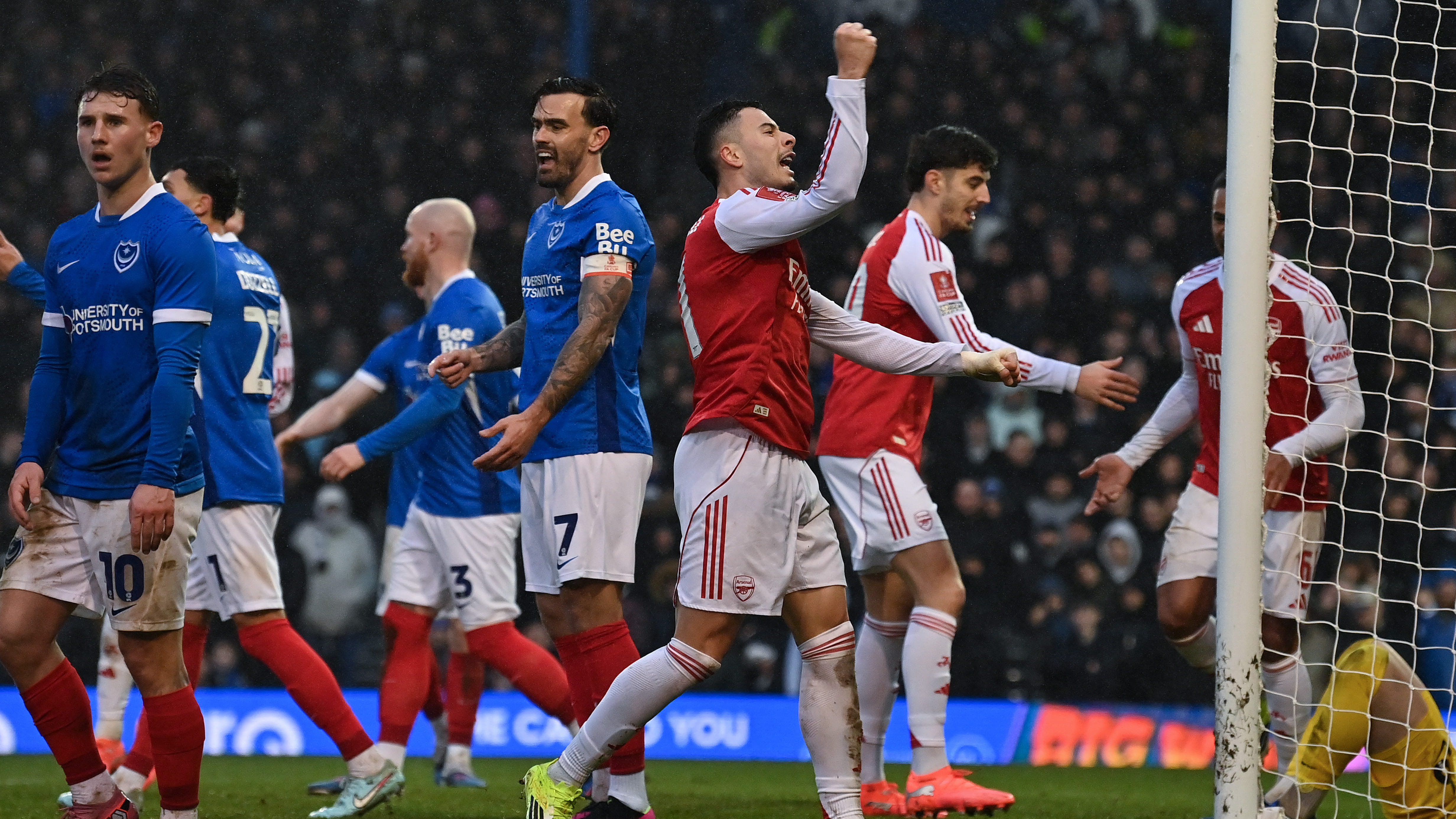 أرسنال يتخطى برباعية بورتسموث في كأس إنجلترا لكرة القدم
