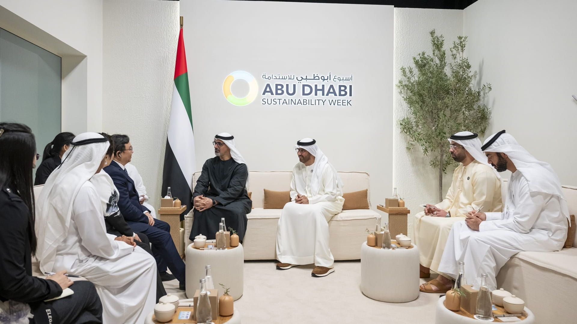 Khaled bin Mohamed meets BYD CEO to advance EV manufacturing ties 