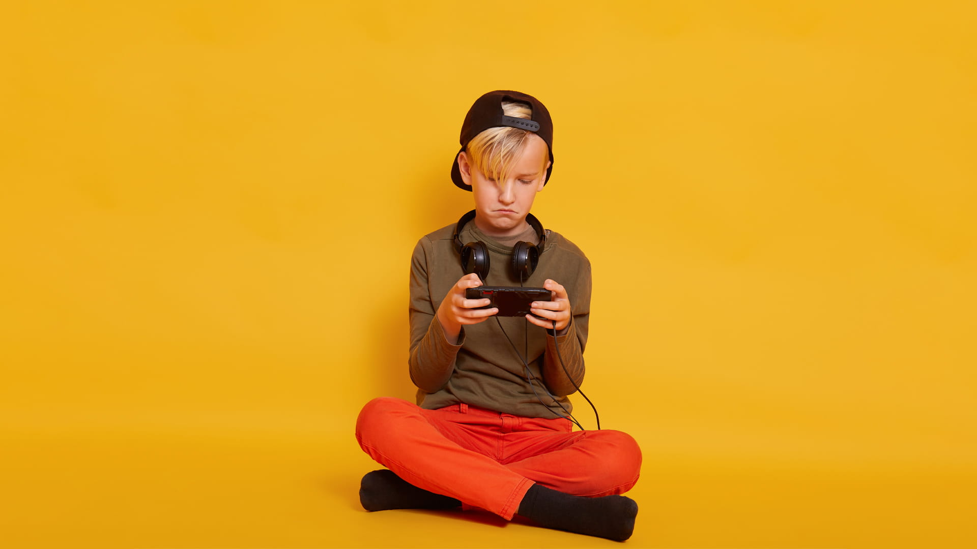 خبراء: منصات التواصل تضر بنفسية المراهقين والفتيات أكثر تأثراً