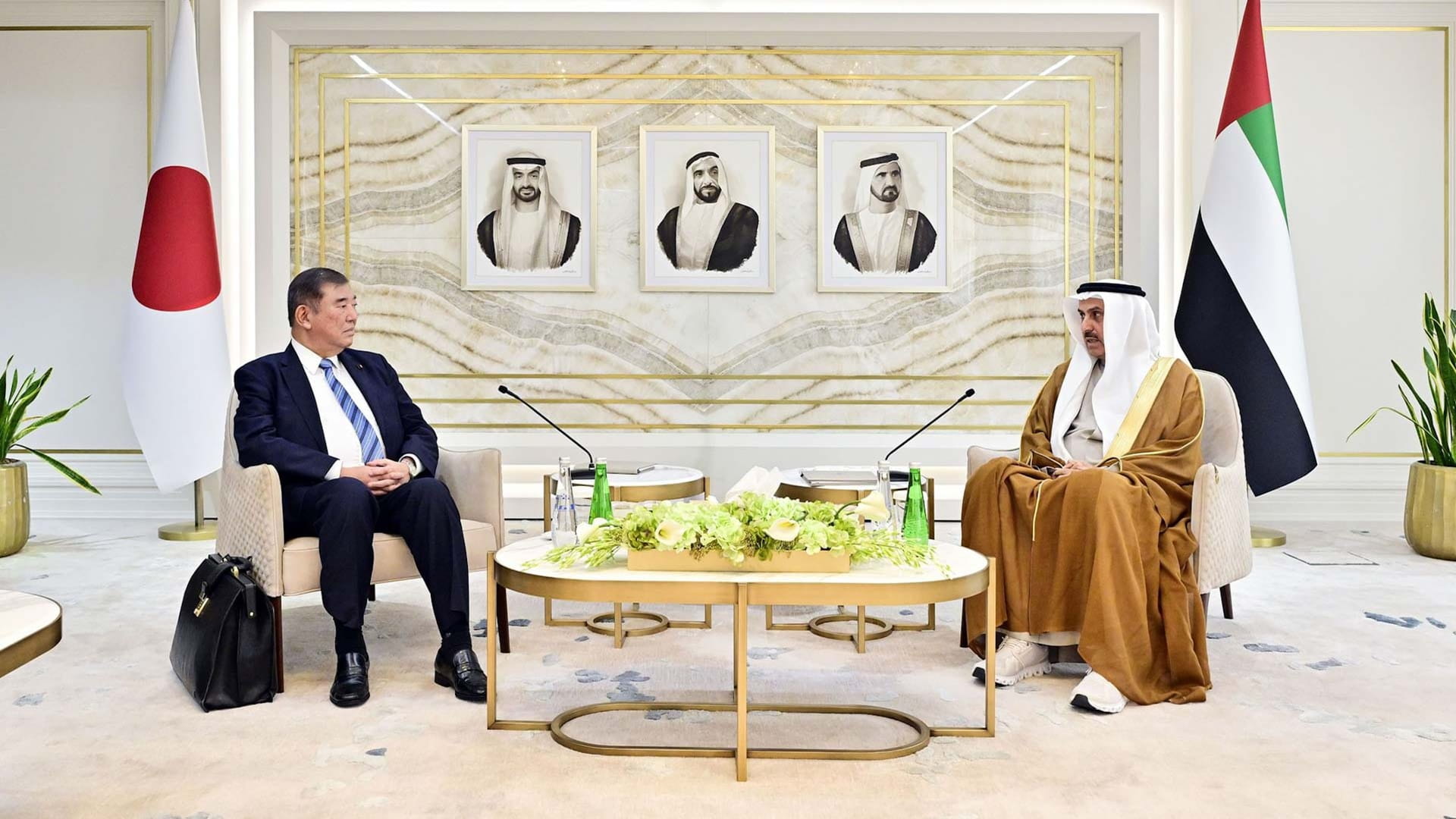 صورة بعنوان: صقر غباش يبحث مع رئيس رابطة اليابان تعزيز التعاون البرلماني 