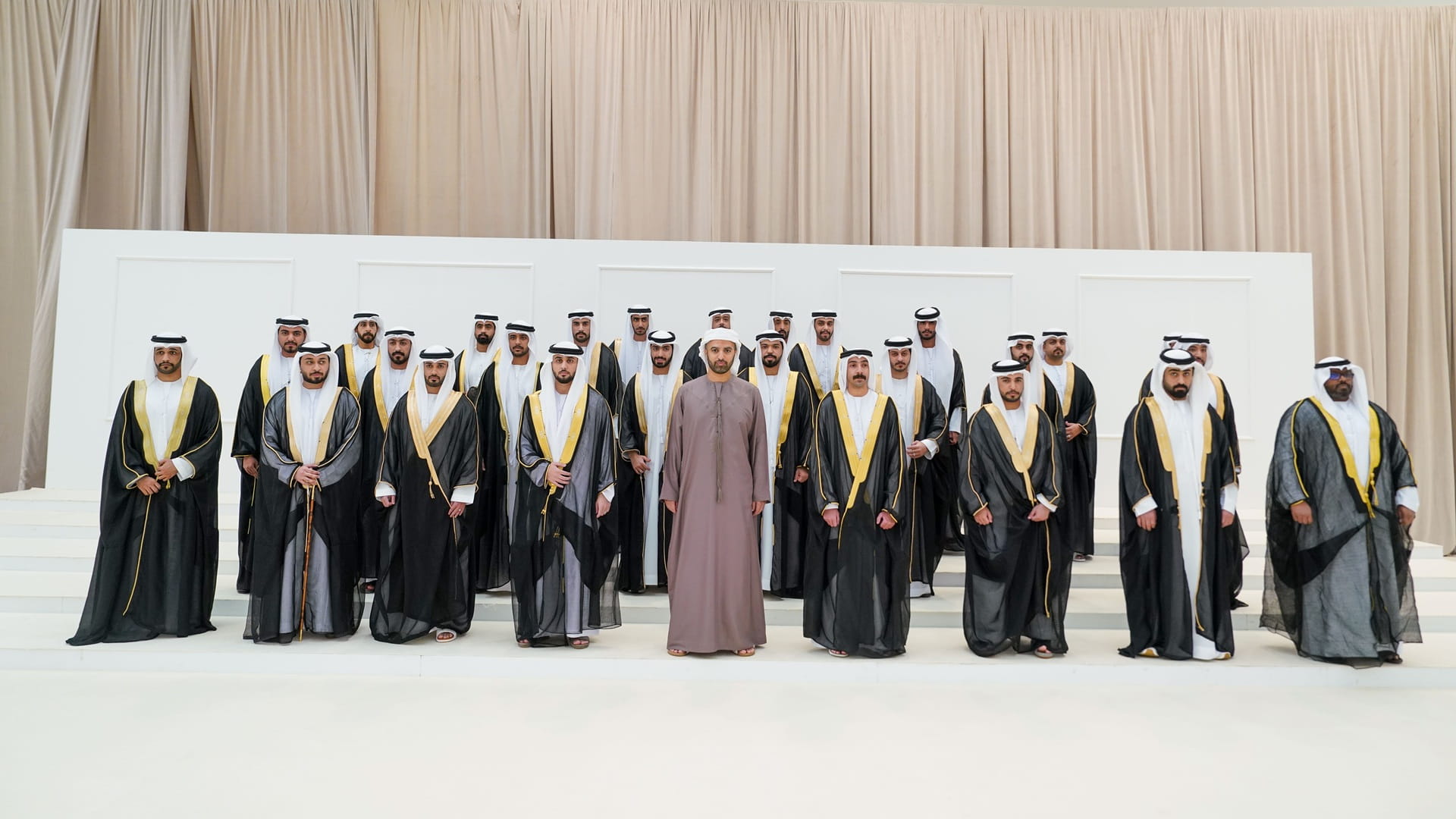 صورة بعنوان: ولي عهد رأس الخيمة يحضر العرس الجماعي العاشر 