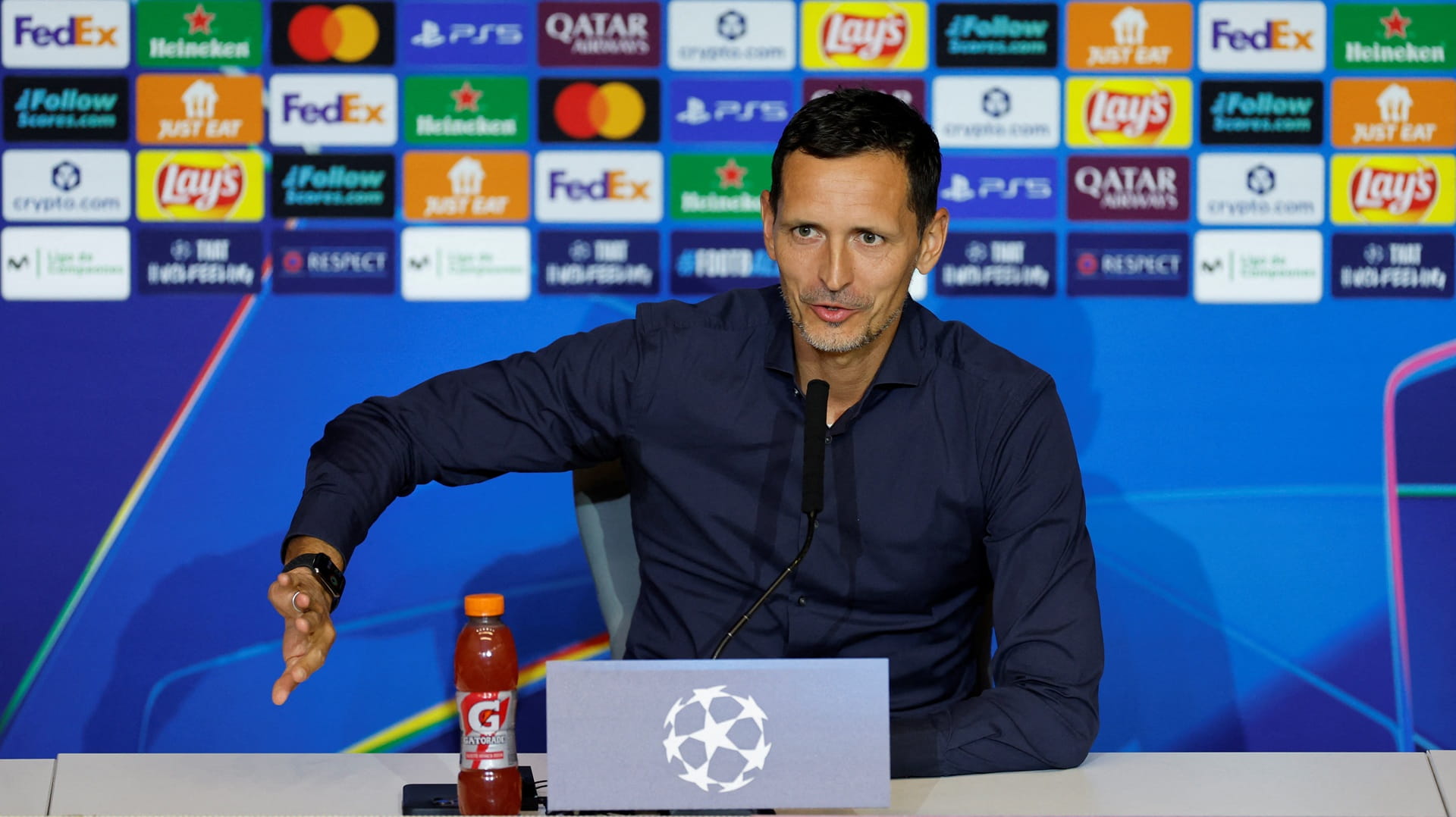 صورة بعنوان: نادي آينتراخت فرانكفورت يقيل مدربه دينو توبمولر 