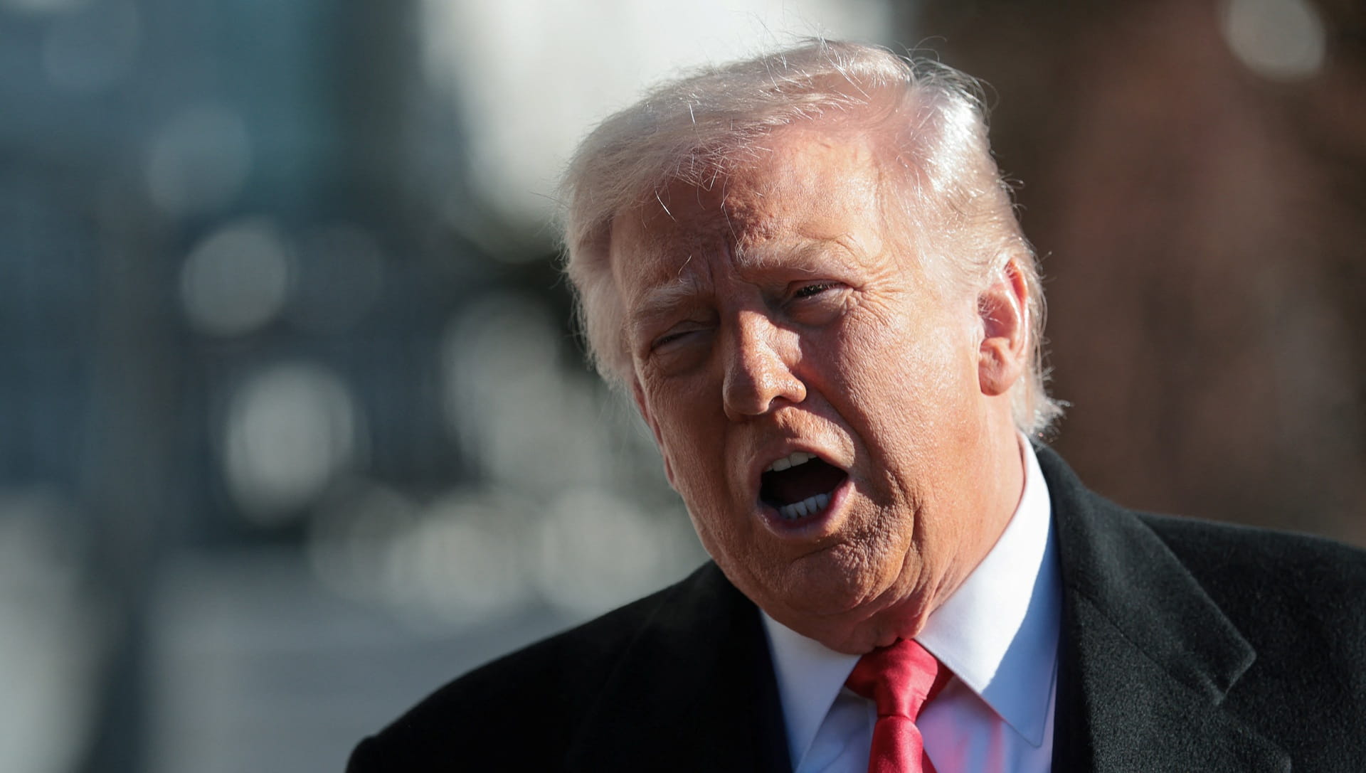 صورة بعنوان: ترامب يتعهد بفرض رسوم جمركية على 8 دول أوروبية بسبب غرينلاند 