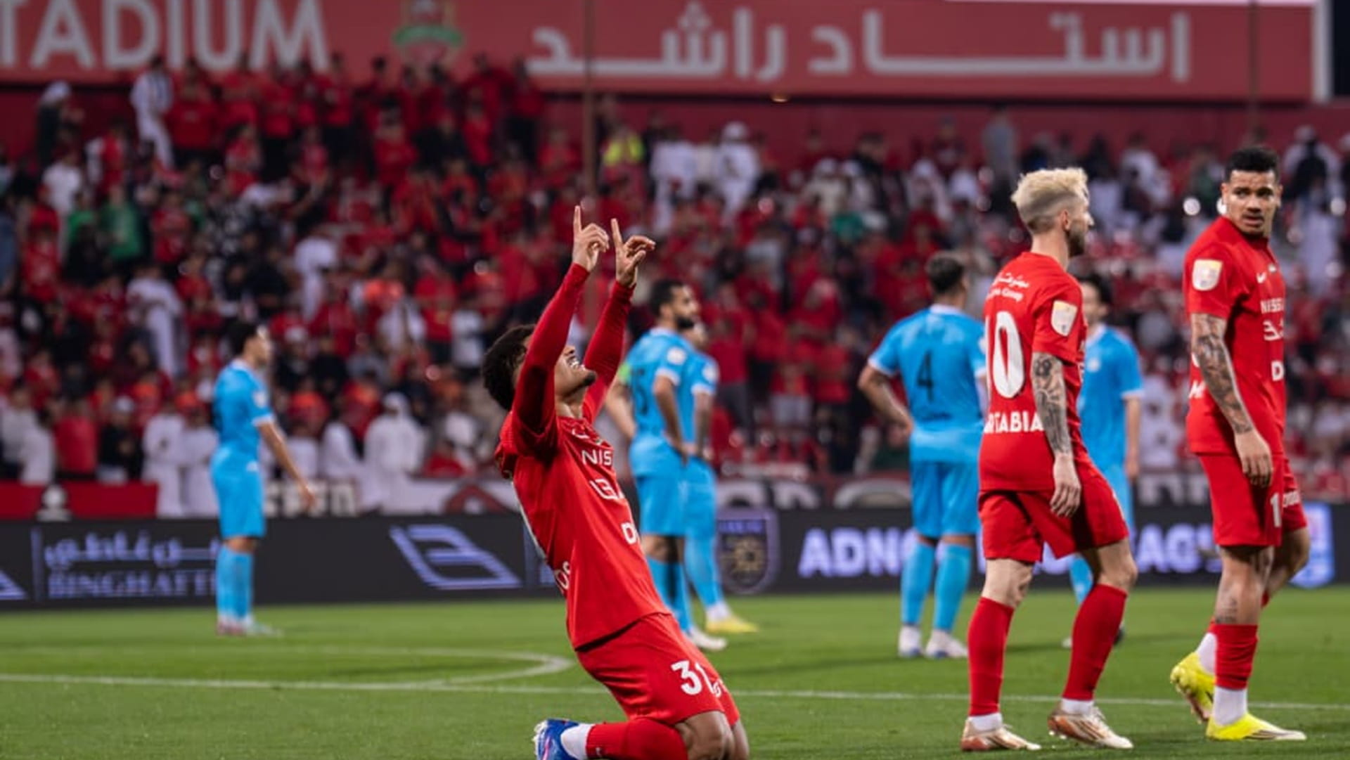 صورة بعنوان: شباب الأهلي يتوج بطلاً للشتاء بعد فوز عريض على دبا بسباعية نظيفة 