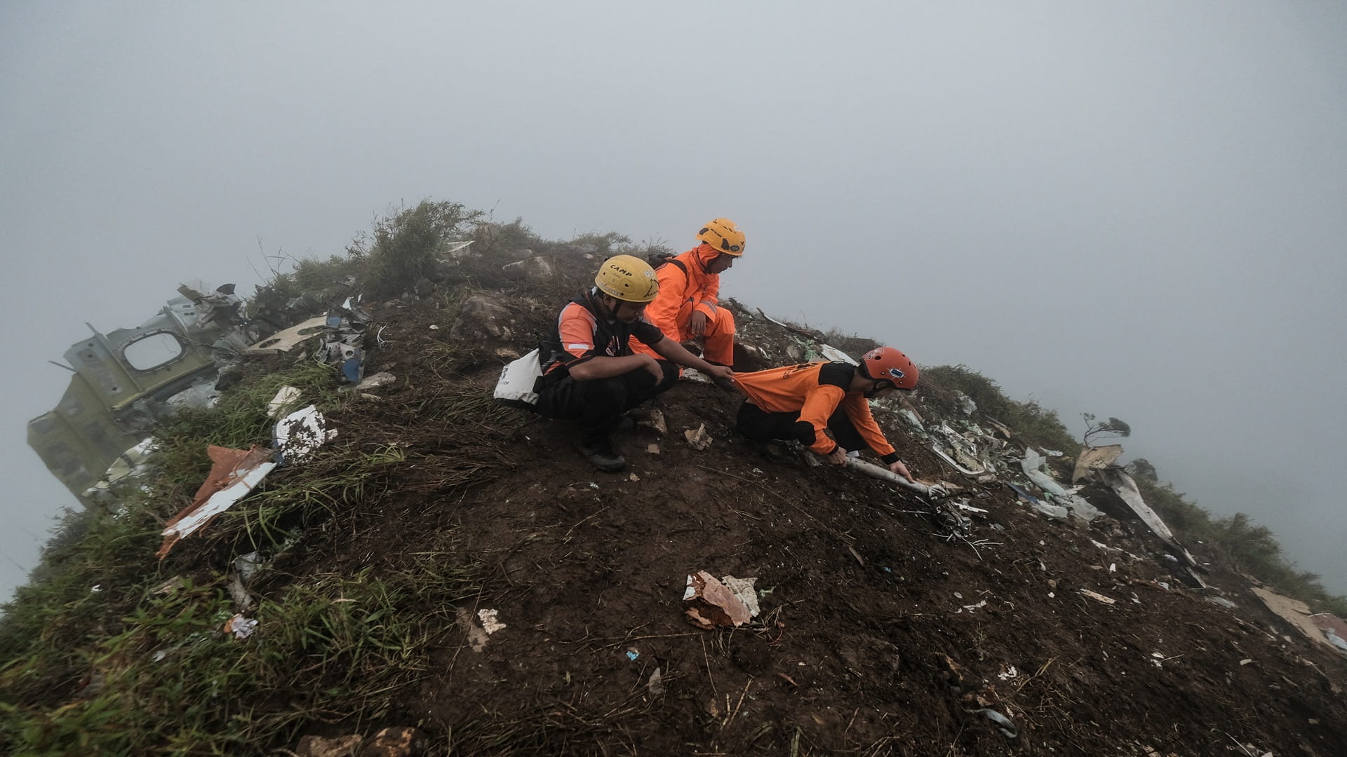 Second body recovered after Indonesia plane crash 