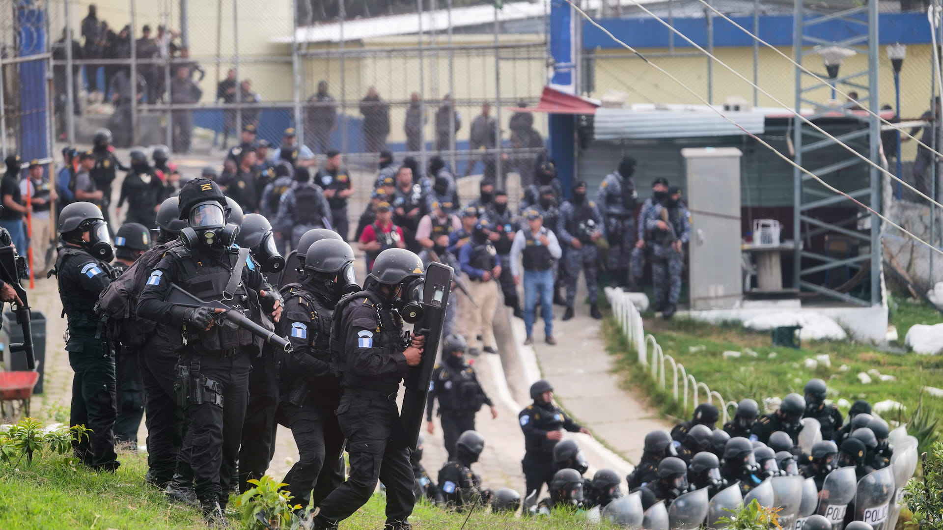 بعد مقتل 8 ضباط على يد عصابات..غواتيمالا تعلن حالة الطوارئ بالبلاد