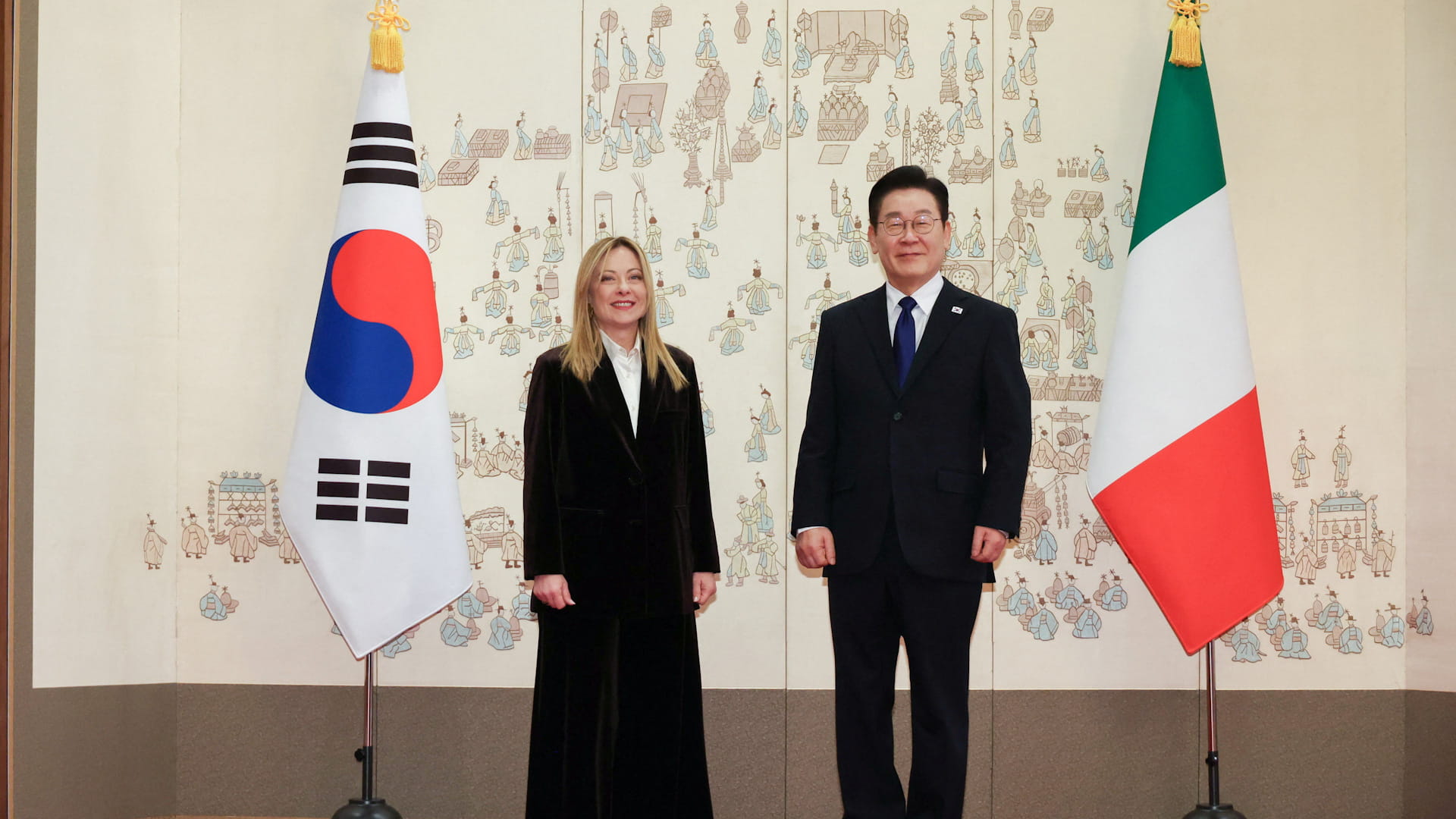 سيؤول وروما تتفقان على تعزيز التعاون في الذكاء الاصطناعي والرقائق