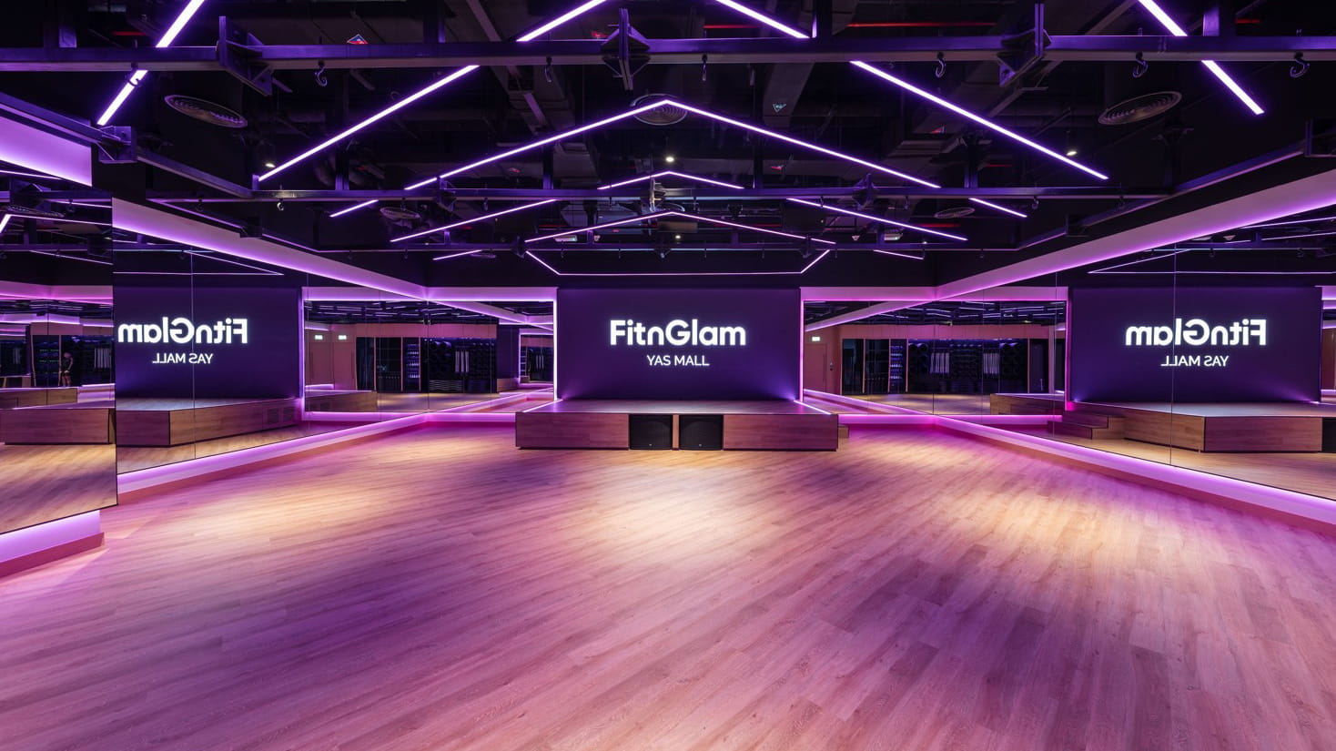 أرادَ تفتتح نادي "فِت أن جلام" الثاني لها بأبوظبي في ياس مول  
