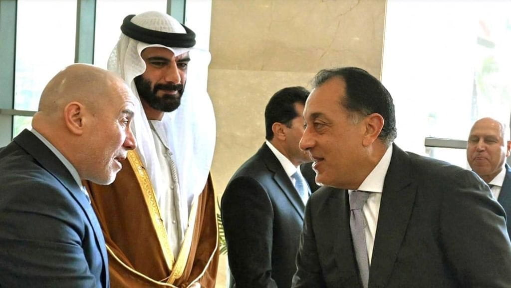 وزير الثقافة يؤكد أهمية الحضور الإماراتي الفاعل في المحافل الكبرى